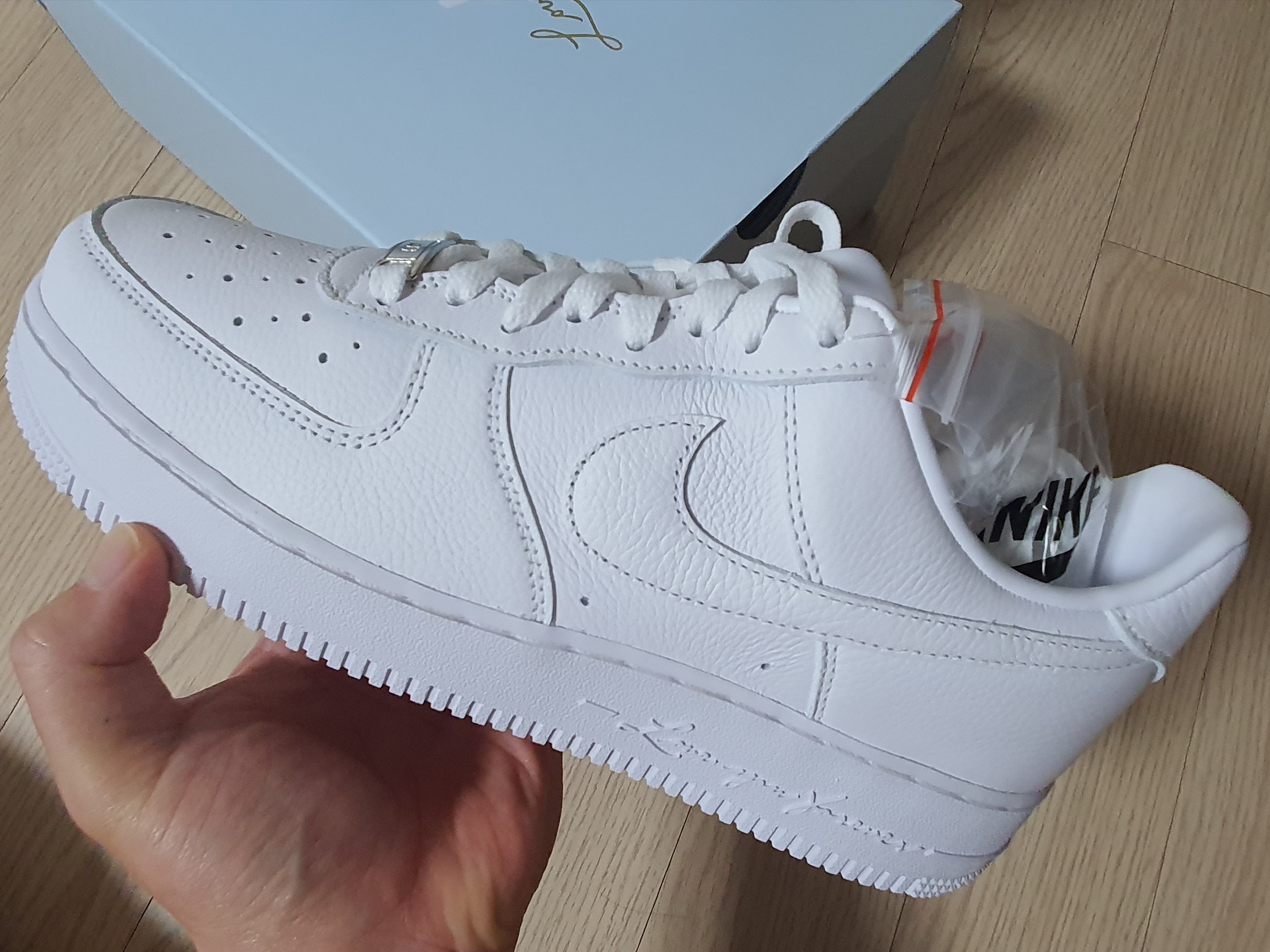 Nike x Drake Nocta Air Force 1 Low SP Certified Lover Boy White 착용 스타일 - 1