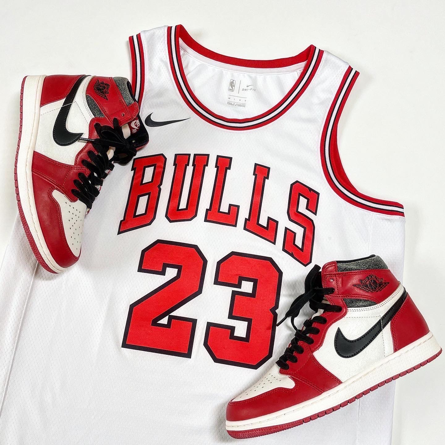 Jordan 1 Retro High OG Chicago 2022 착용 스타일 - 3