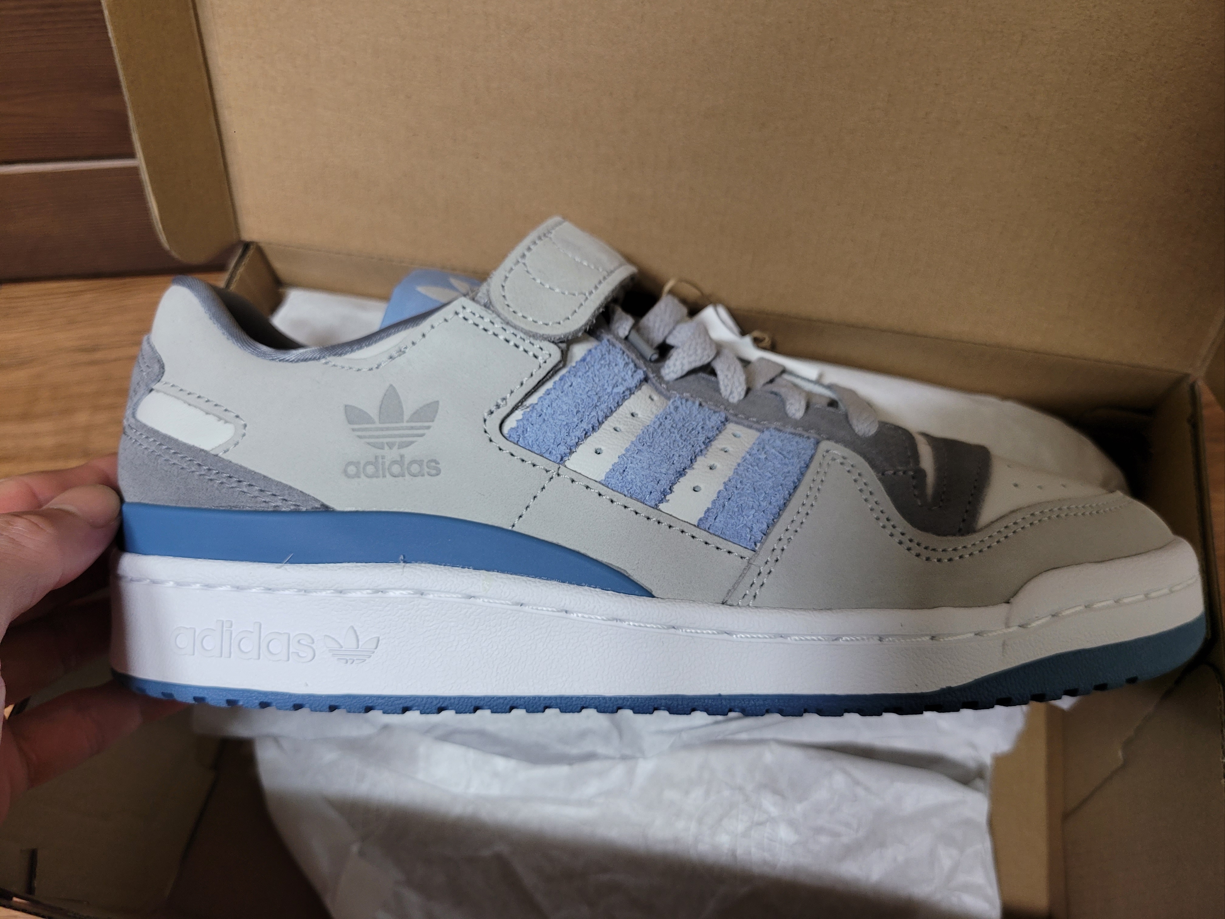 Adidas Forum 84 Low Grey Ambient Sky 착용 스타일