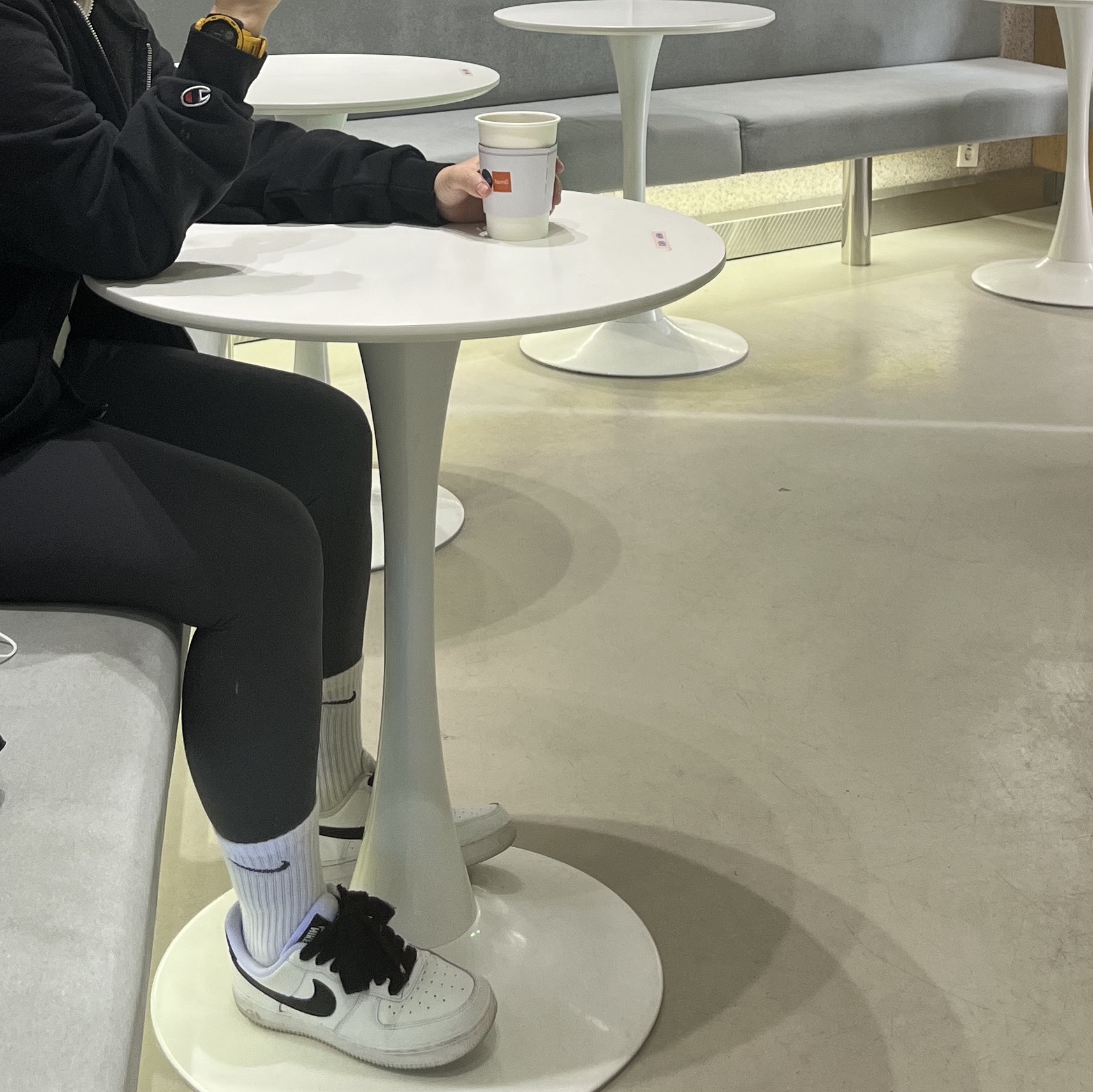 (W) Nike Air Force 1 '07 White Black 착용 스타일