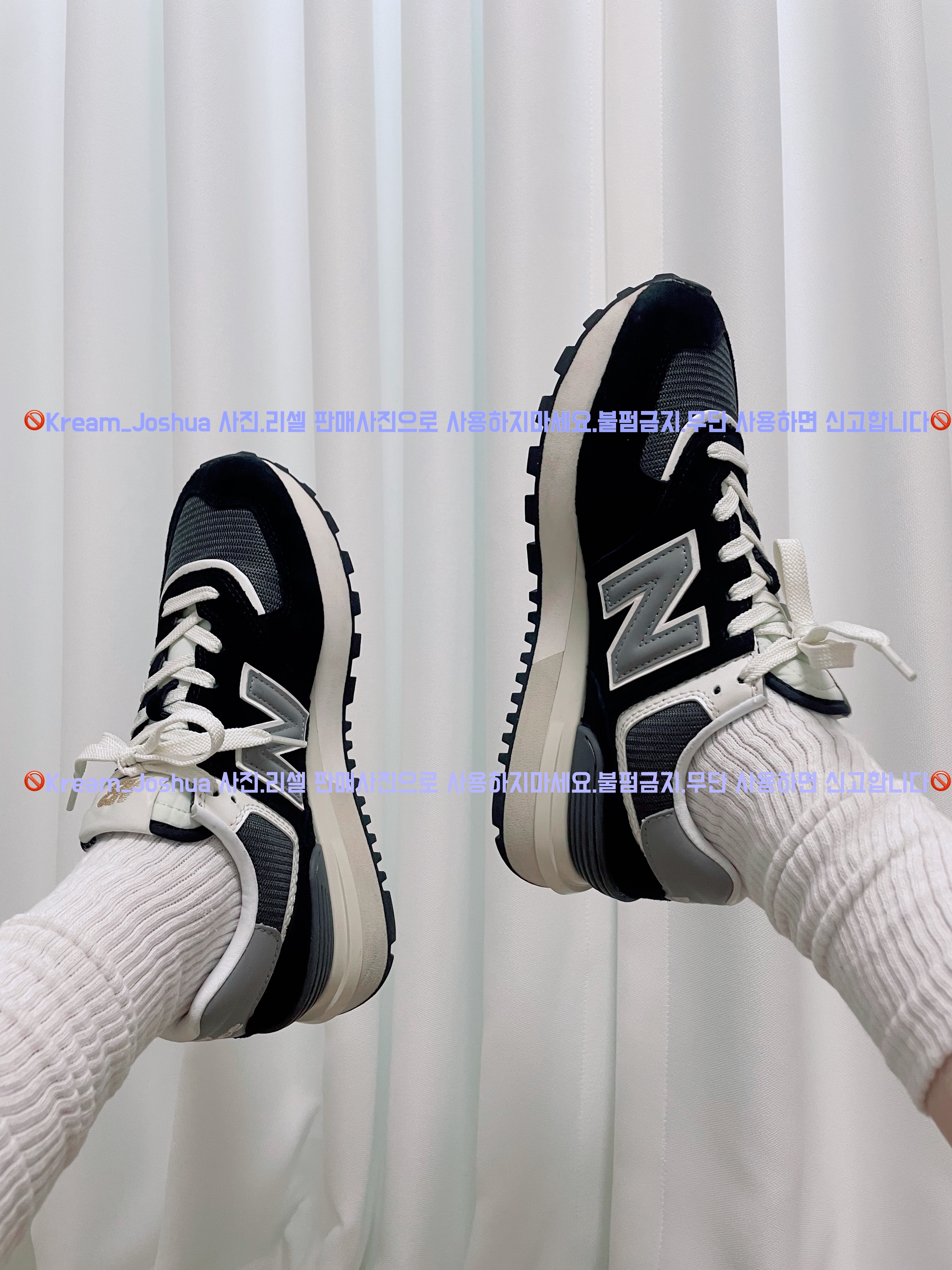 New Balance 574 Legacy Black, (Kids) Essentials The Core Collection Hoodie Stretch Limo 착용 스타일 - 1