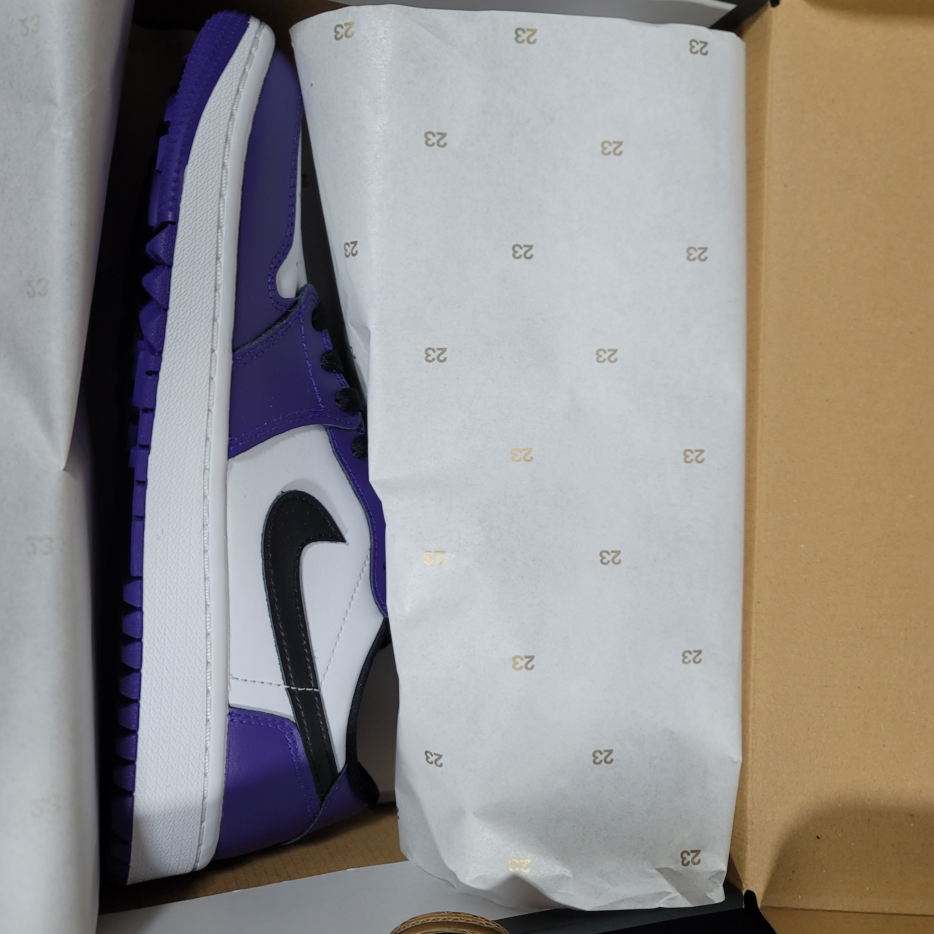 Jordan 1 Low Golf Court Purple 착용 스타일 - 1