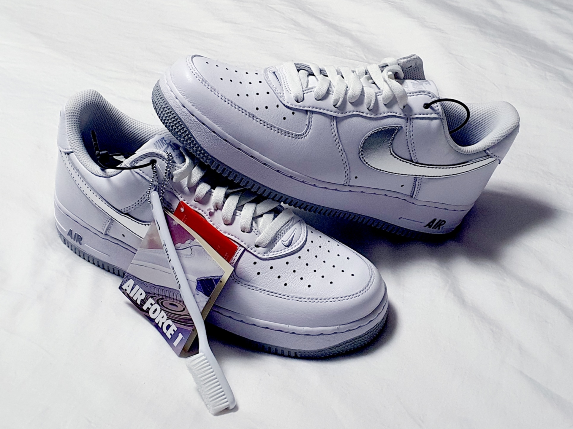 Nike Air Force 1 Low Retro Color of the Month White Metallic Silver 착용 스타일 - 3