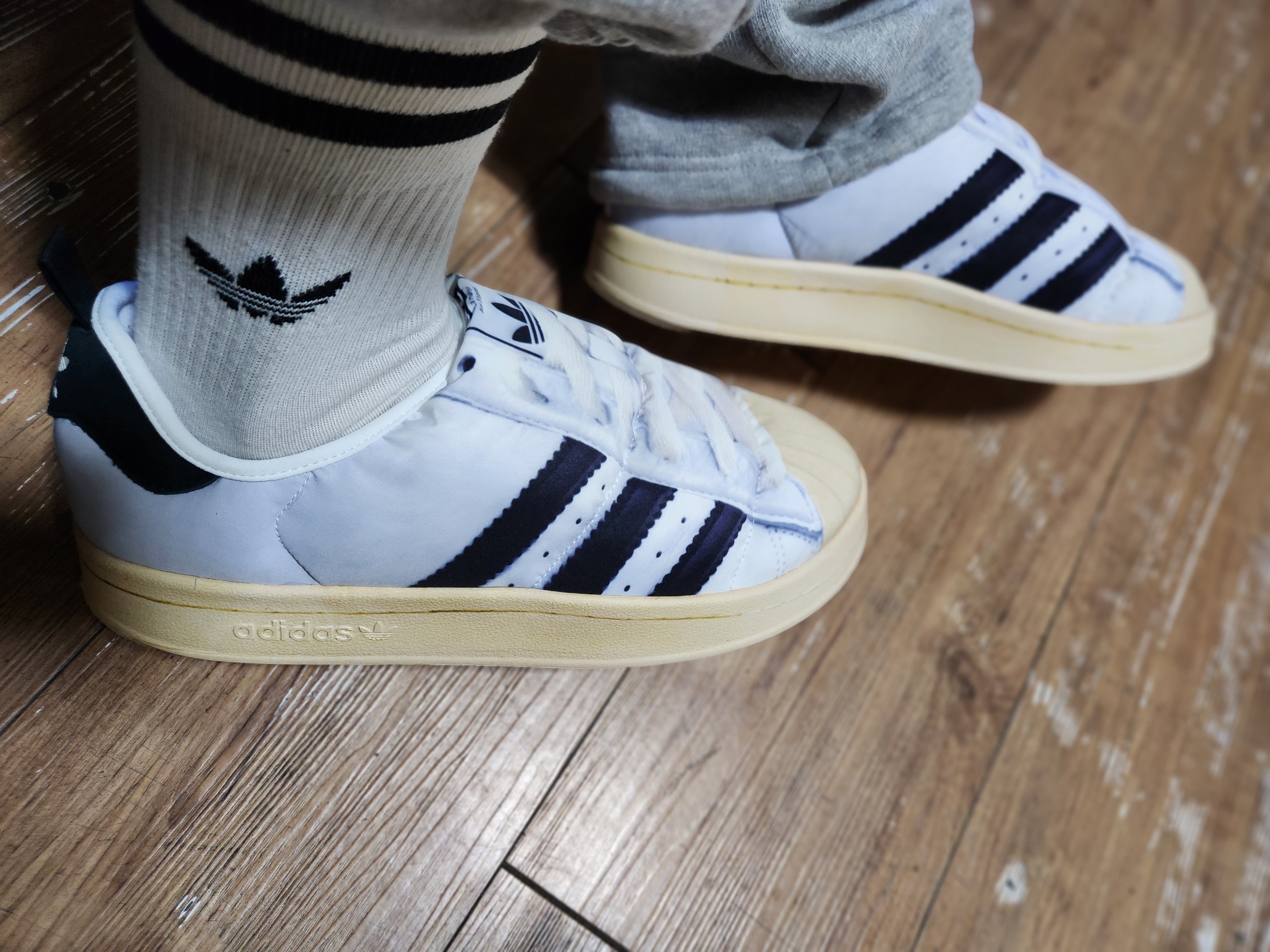 Adidas Puffylette Superstar Cloud White 착용 스타일 - 3