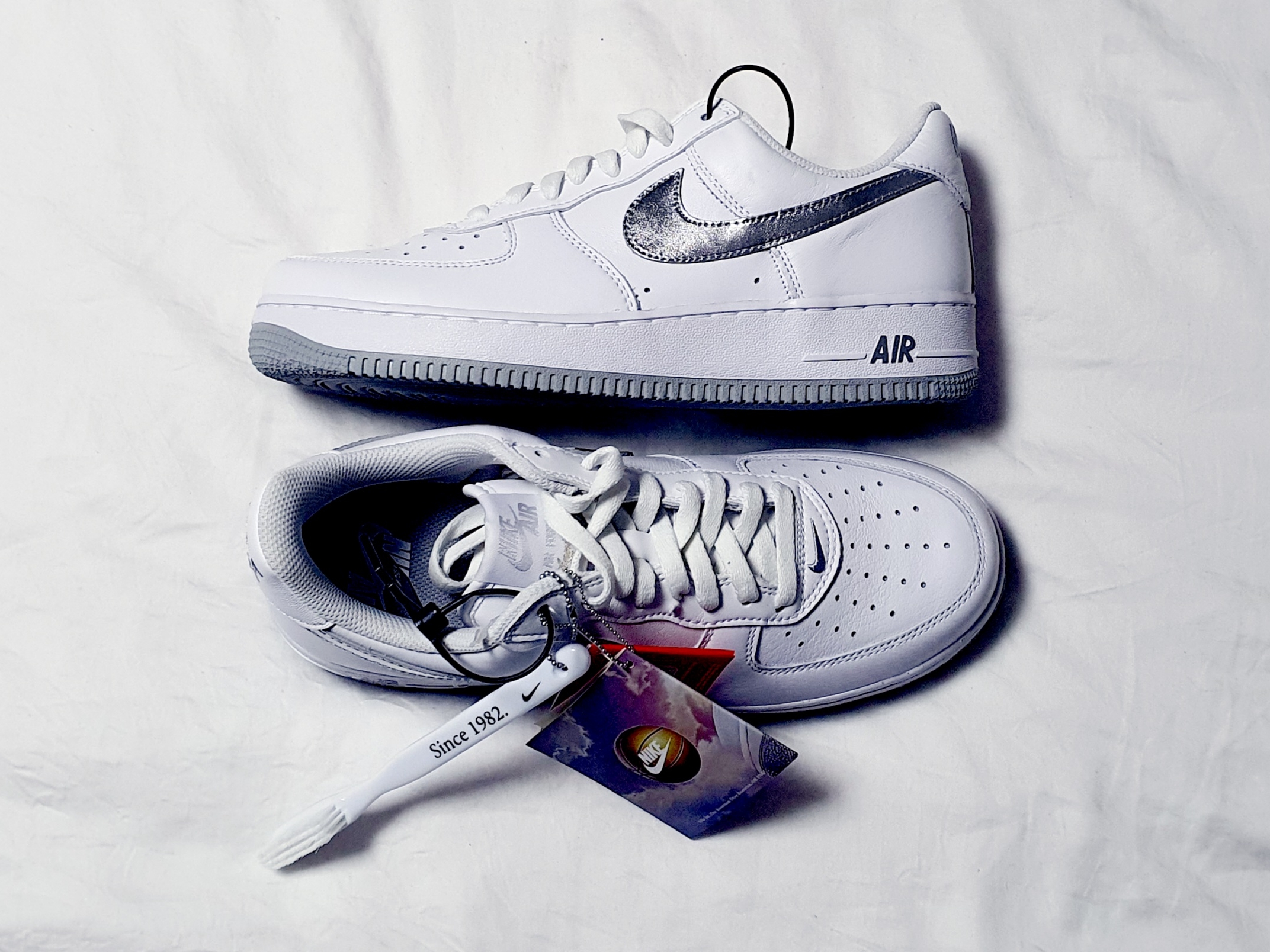 Nike Air Force 1 Low Retro Color of the Month White Metallic Silver 착용 스타일 - 1