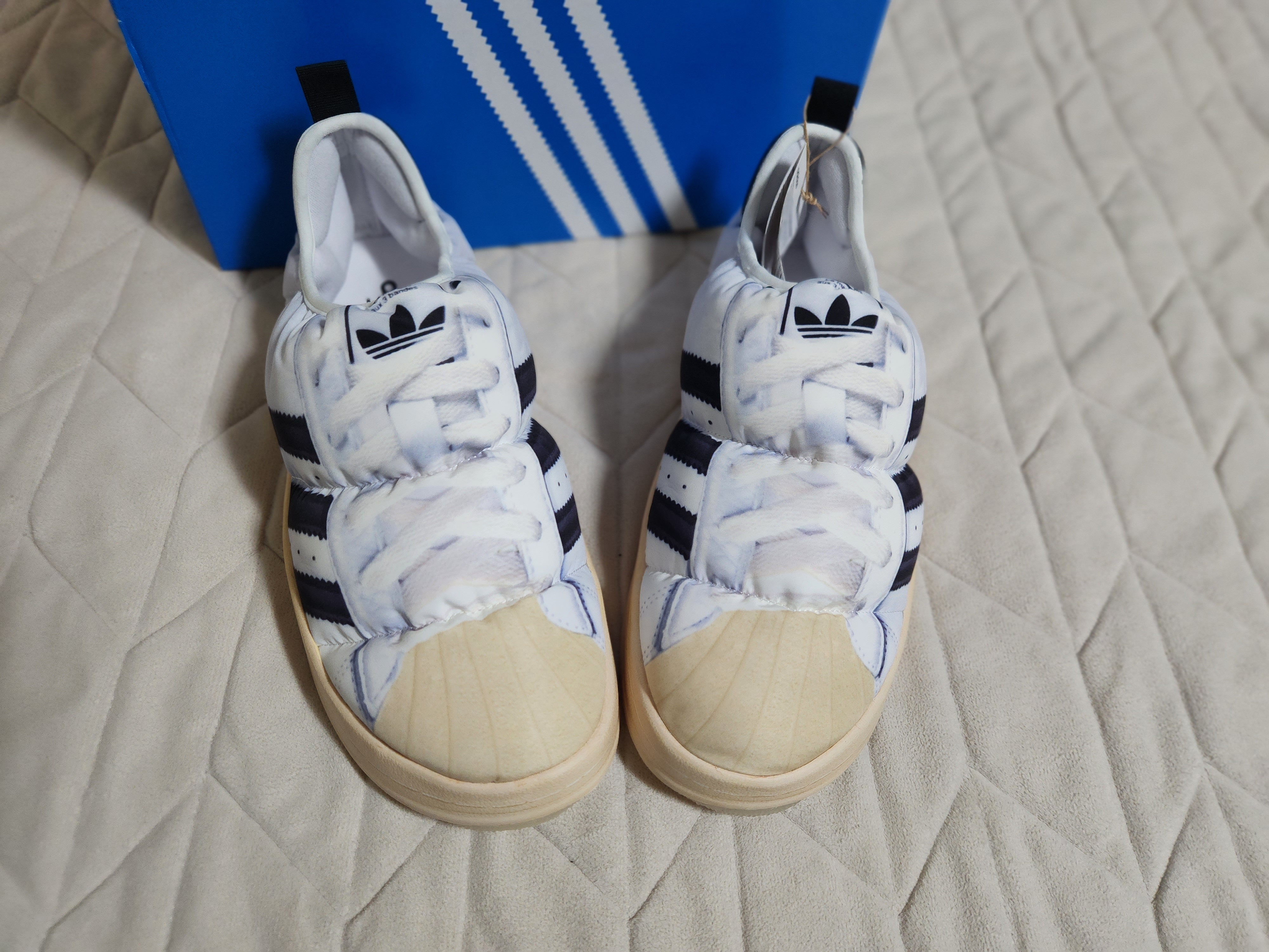 Adidas Puffylette Superstar Cloud White 착용 스타일 - 1