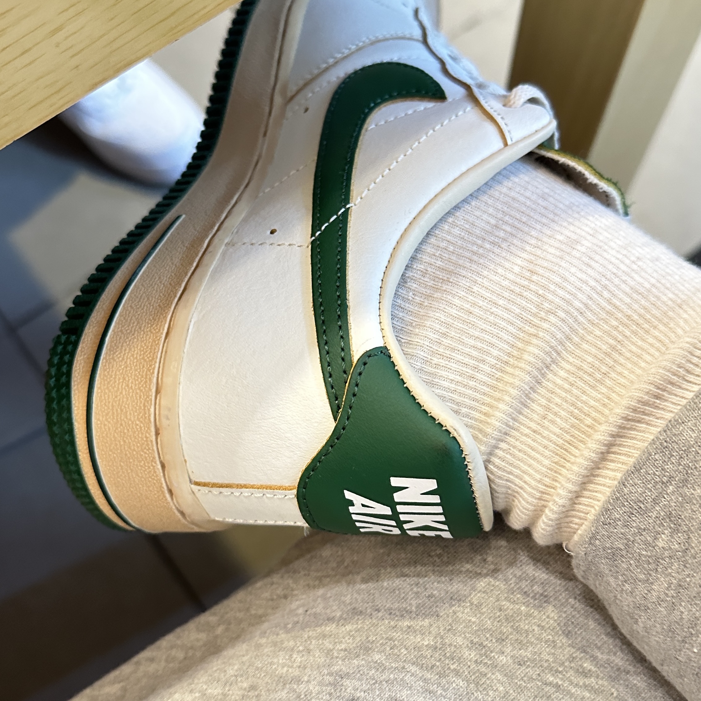 (W) Nike Air Force 1 Low Gorge Green, Zara x Ader Error Oversized Wool Coat Black 착용 스타일 - 2