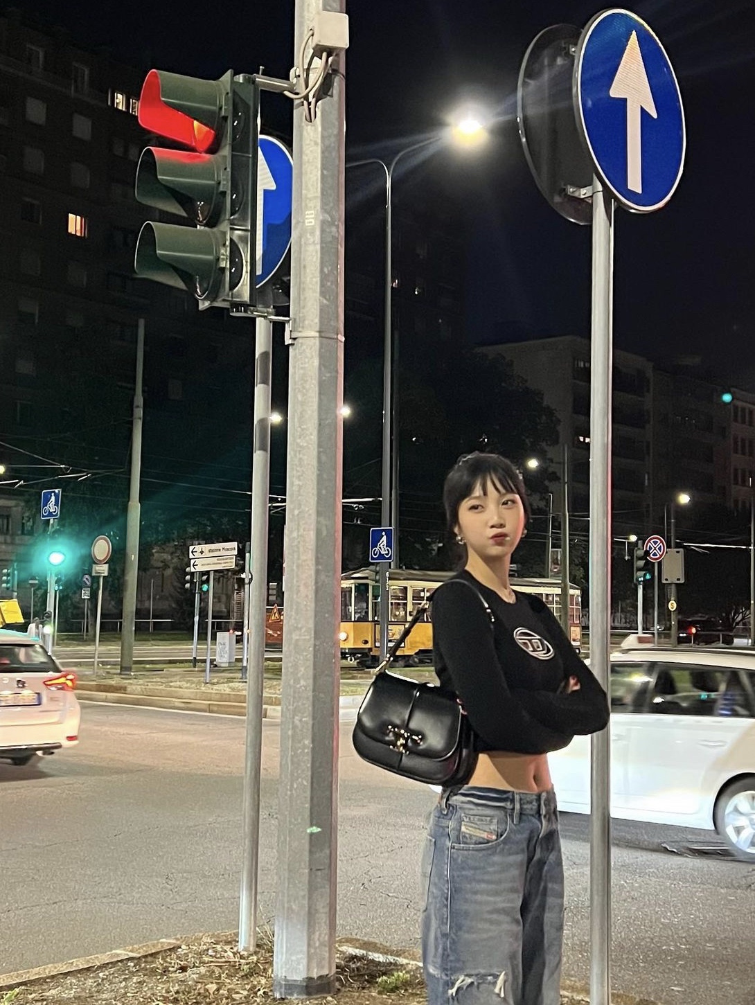 (W) Diesel M-Areesa Jumper with Embroidered Cut-Out Logo Knit Black 착용 스타일 - 3