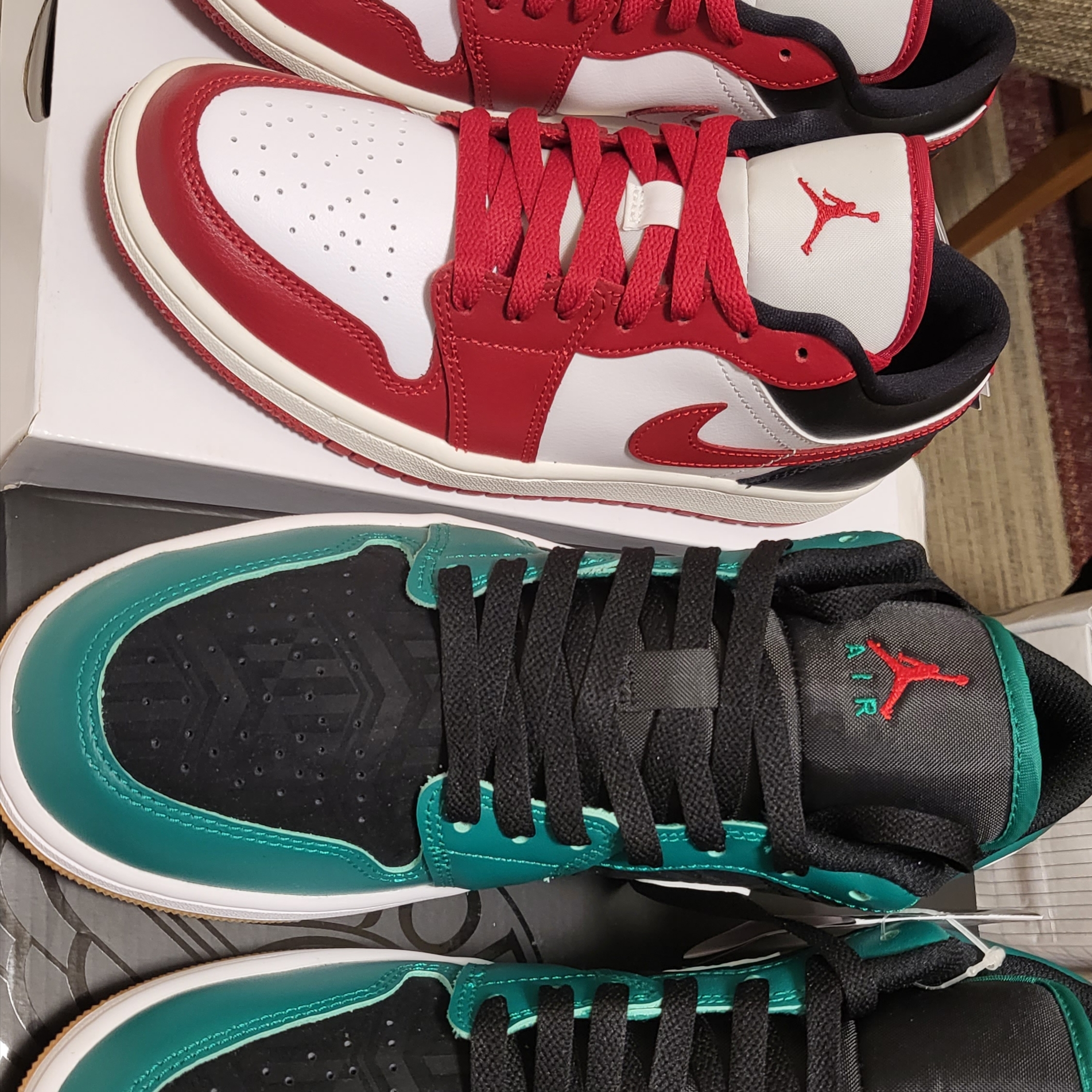 (W) Jordan 1 Low White Gym Red 착용 스타일 - 1
