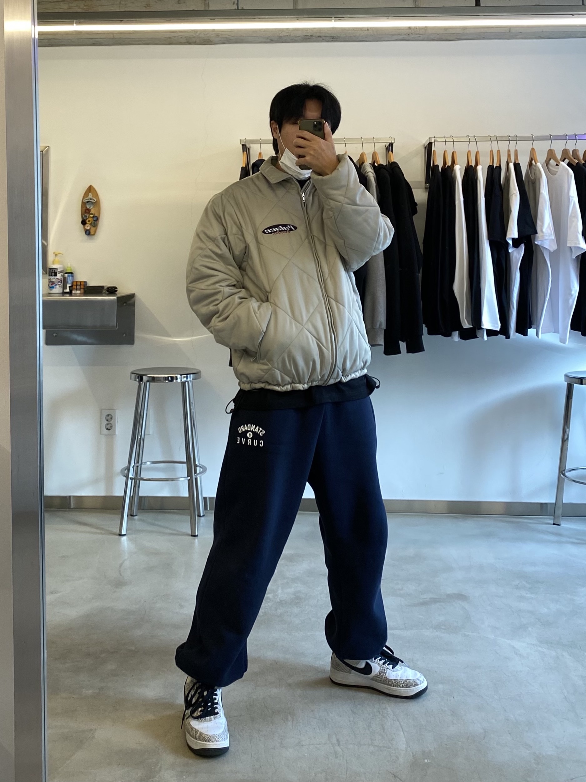 Palace Collared Puffa Stone - 21FW, Nike Air Force 1 Low Retro Cocoa Snake 2018 착용 스타일 - 1