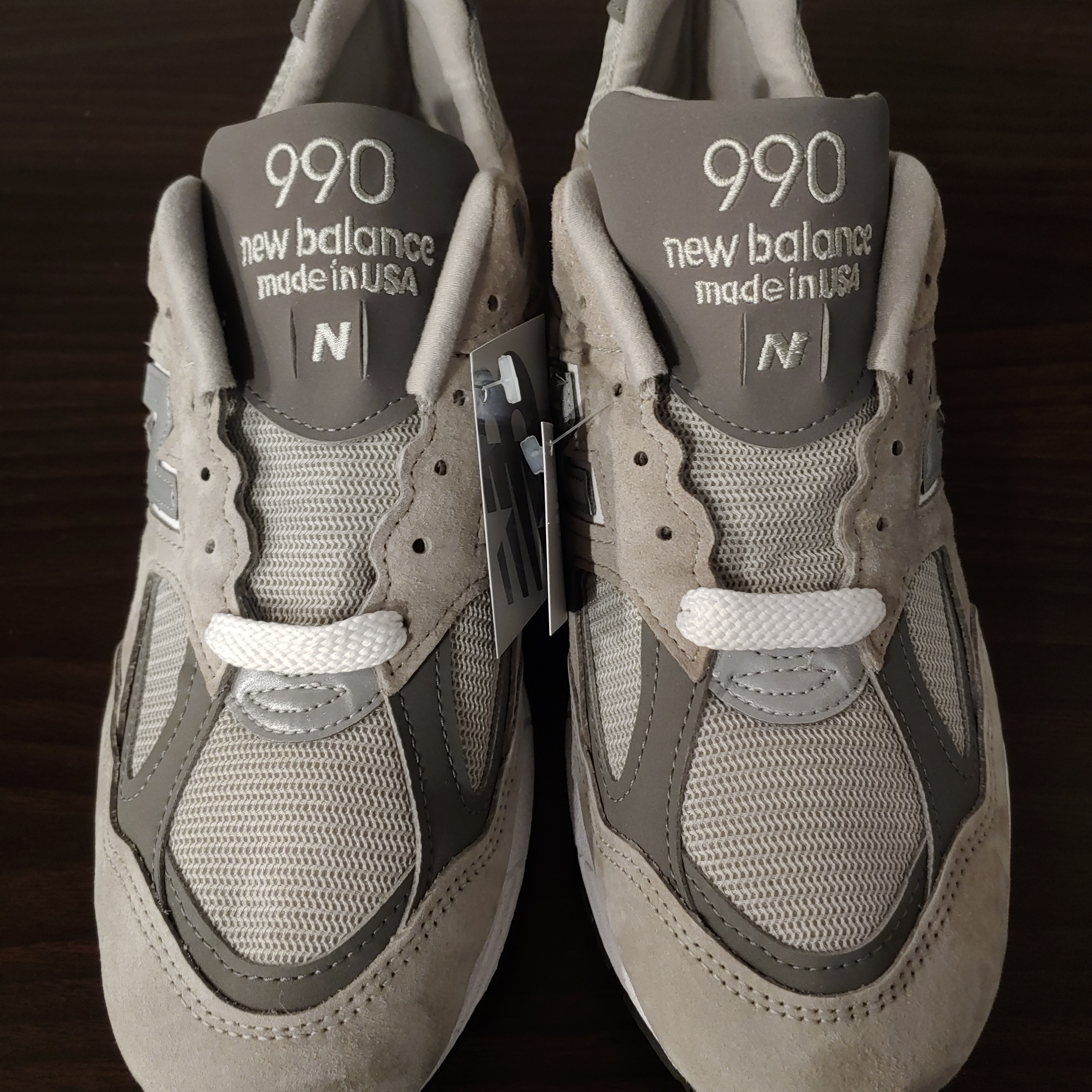 New Balance 990v2 Made in USA Grey 착용 스타일 - 1