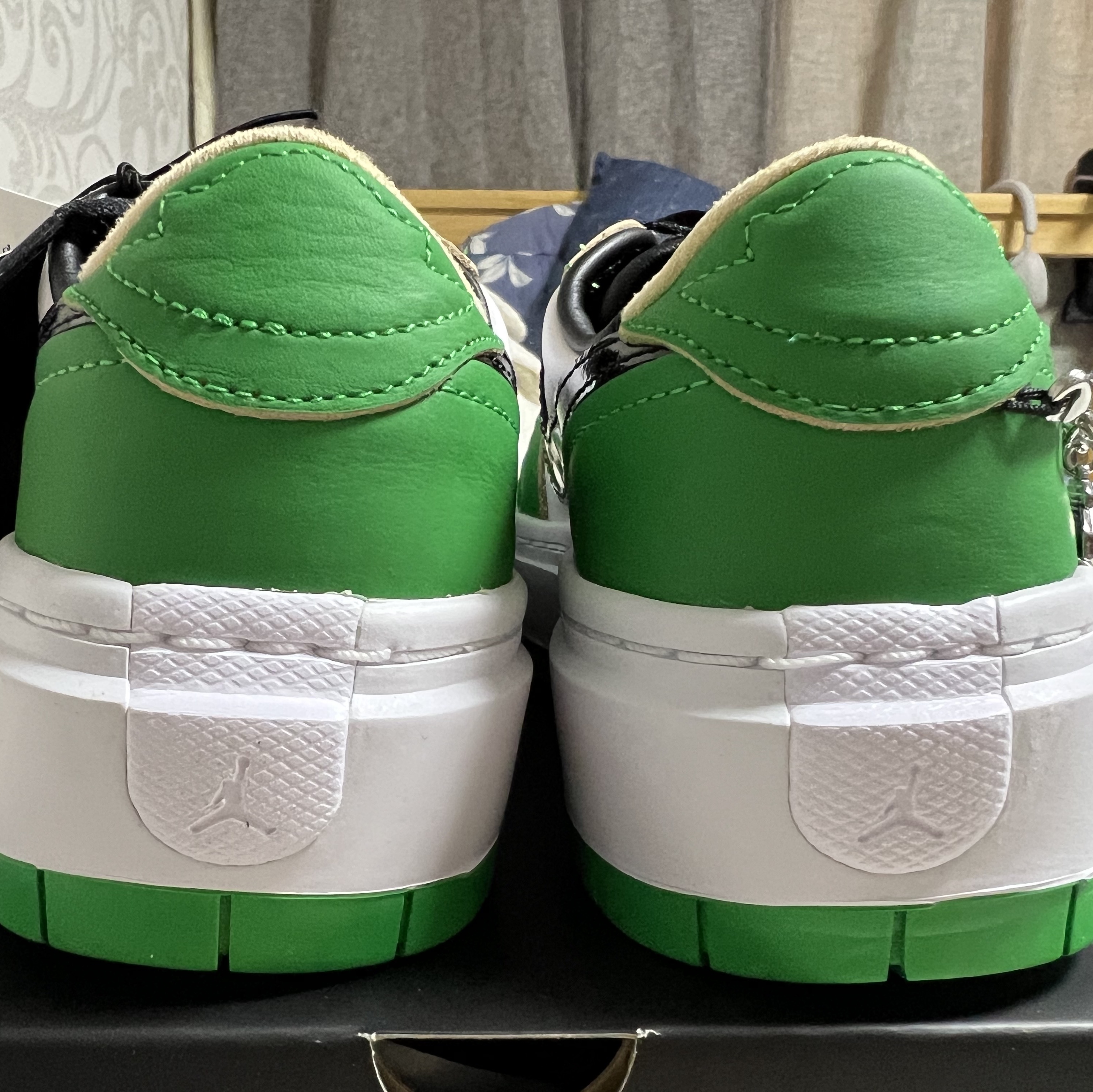 (W) Jordan 1 Elevate Low SE Lucky Green 착용 스타일 - 3