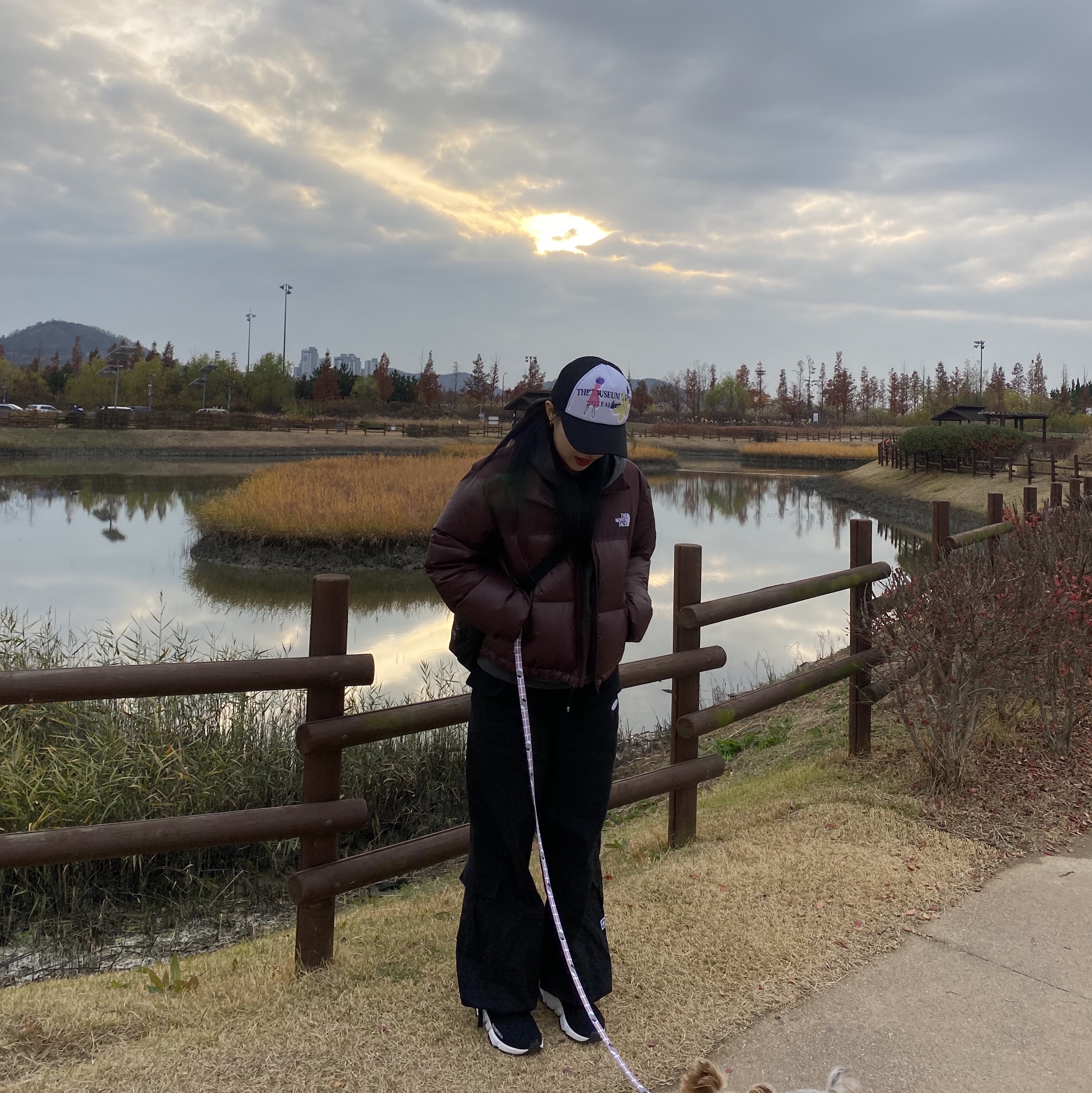 The Museum Visitor Hand Stitched Children Mesh Cap Black - 22SS, (W) The North Face White Label Novelty Nuptse Down Jacket Cocoa Brown 착용 스타일 - 1