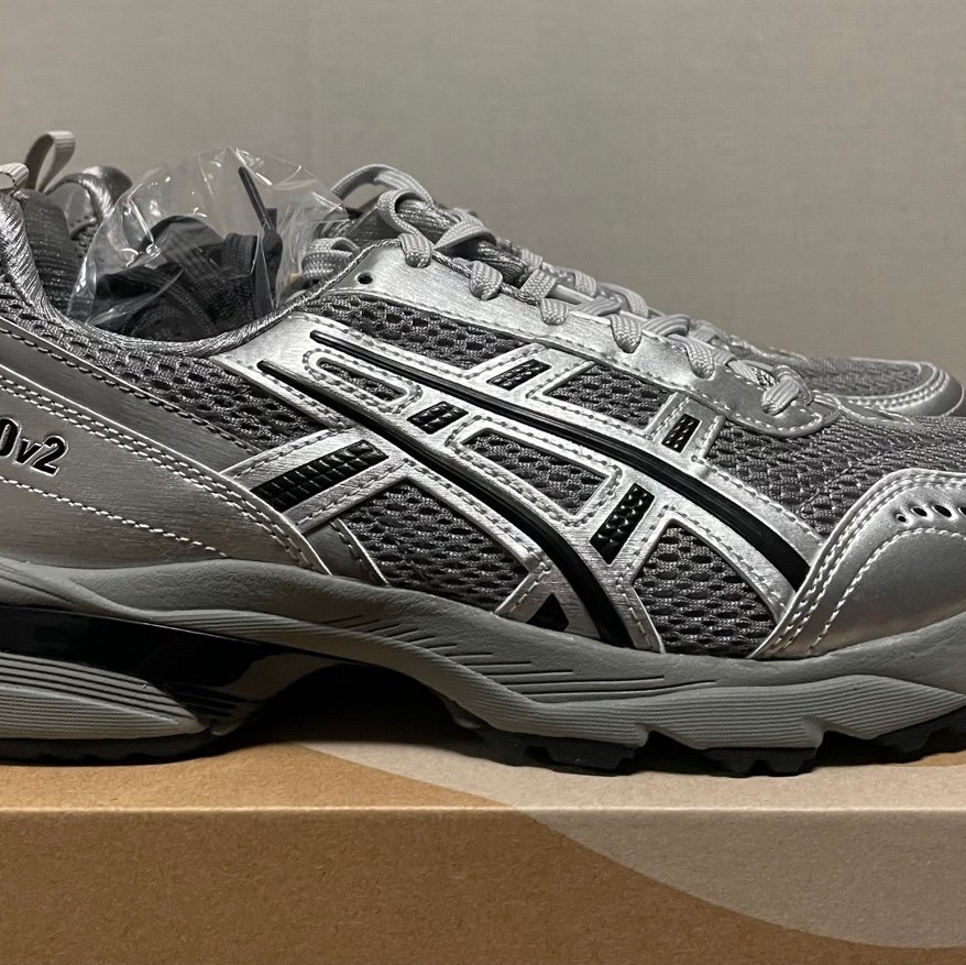 Asics x Freja Wewer Gel-1090 V2 Clay Grey Pure Silver 착용 스타일 - 3