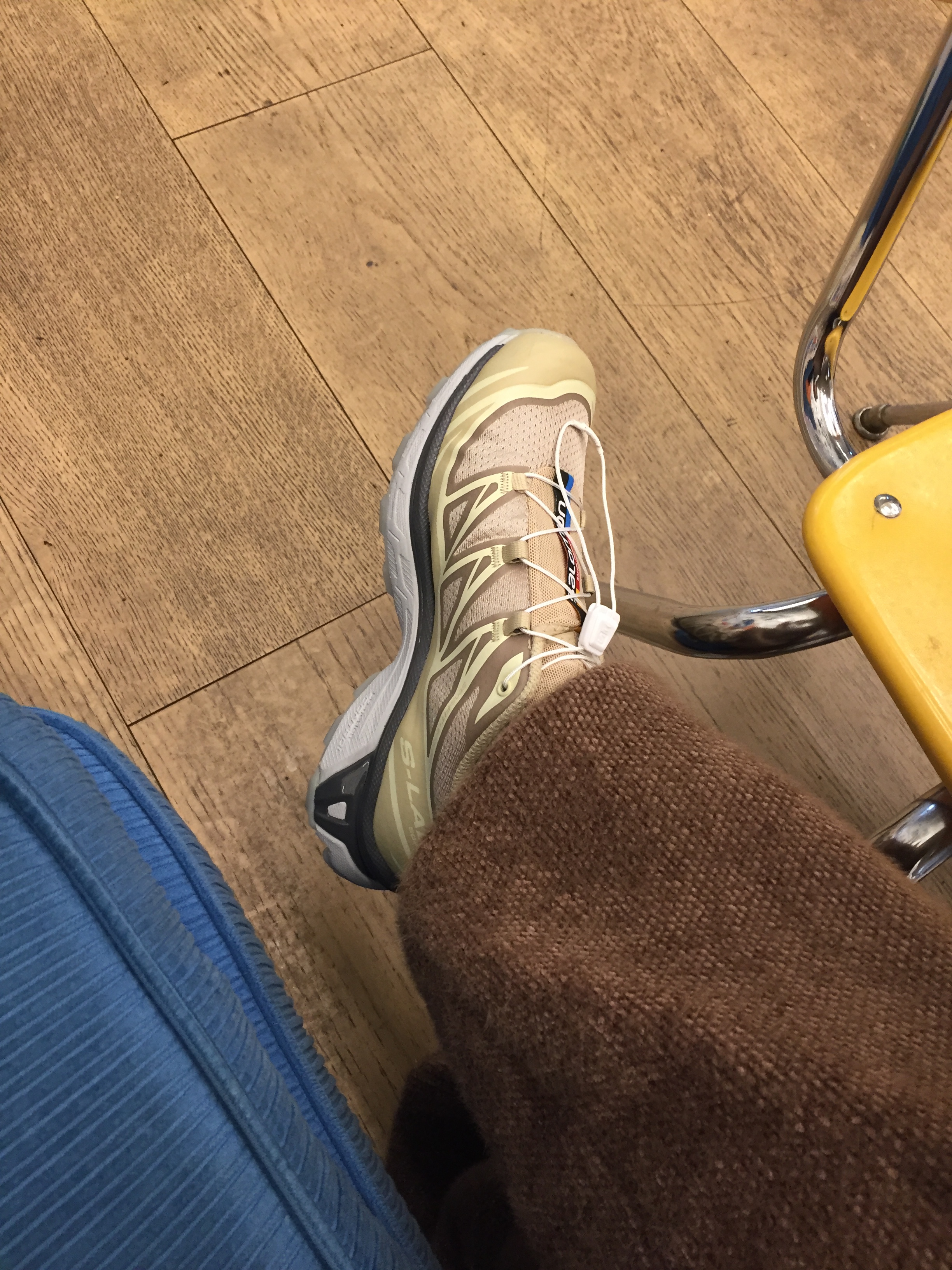 Salomon XT-6 Clear Safari Vanila Ice 착용 스타일 - 1