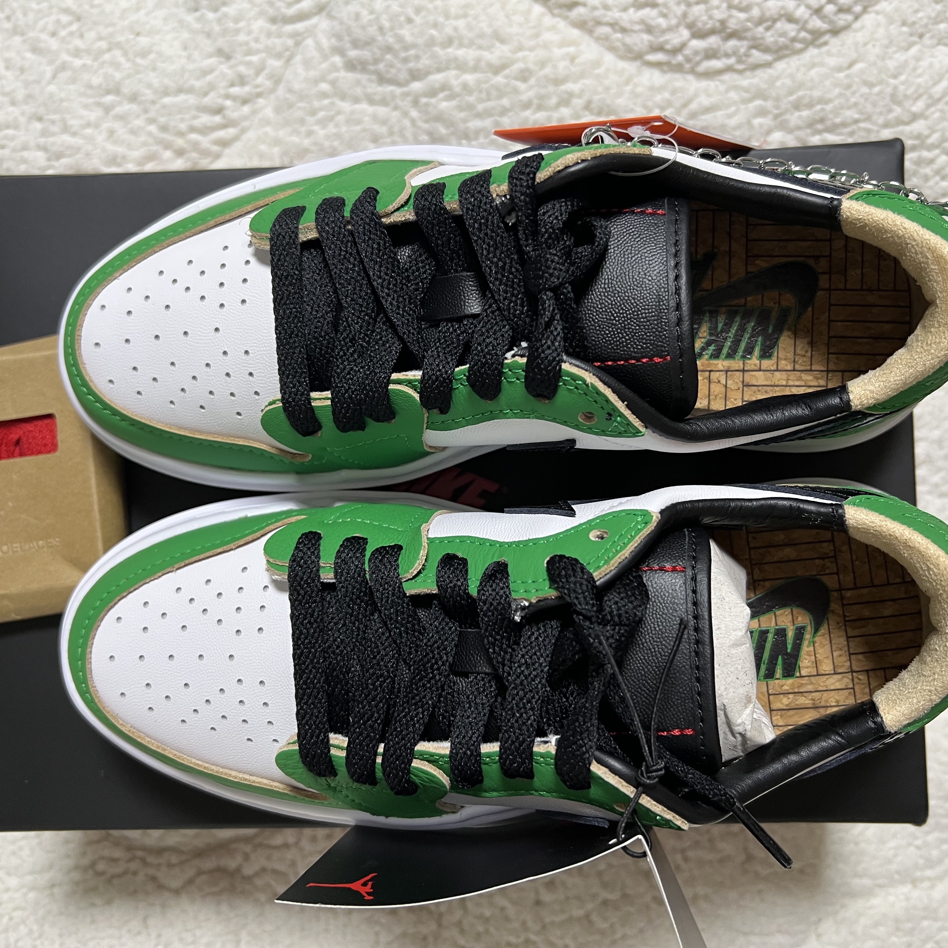 (W) Jordan 1 Elevate Low SE Lucky Green 착용 스타일 - 1