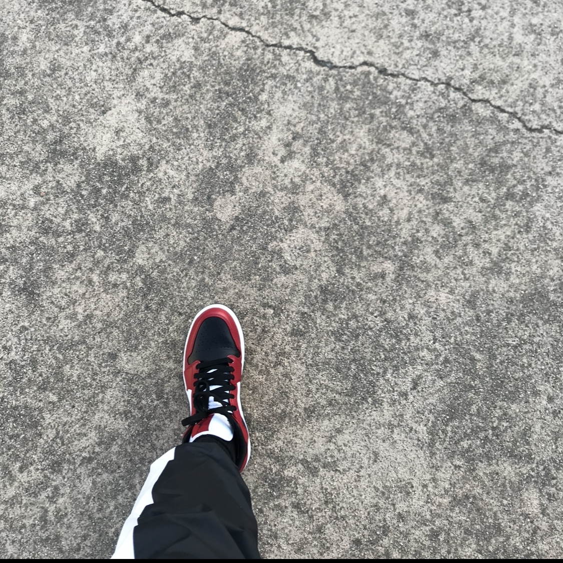 Jordan 1 Mid Chicago Black Toe 착용 스타일 - 1