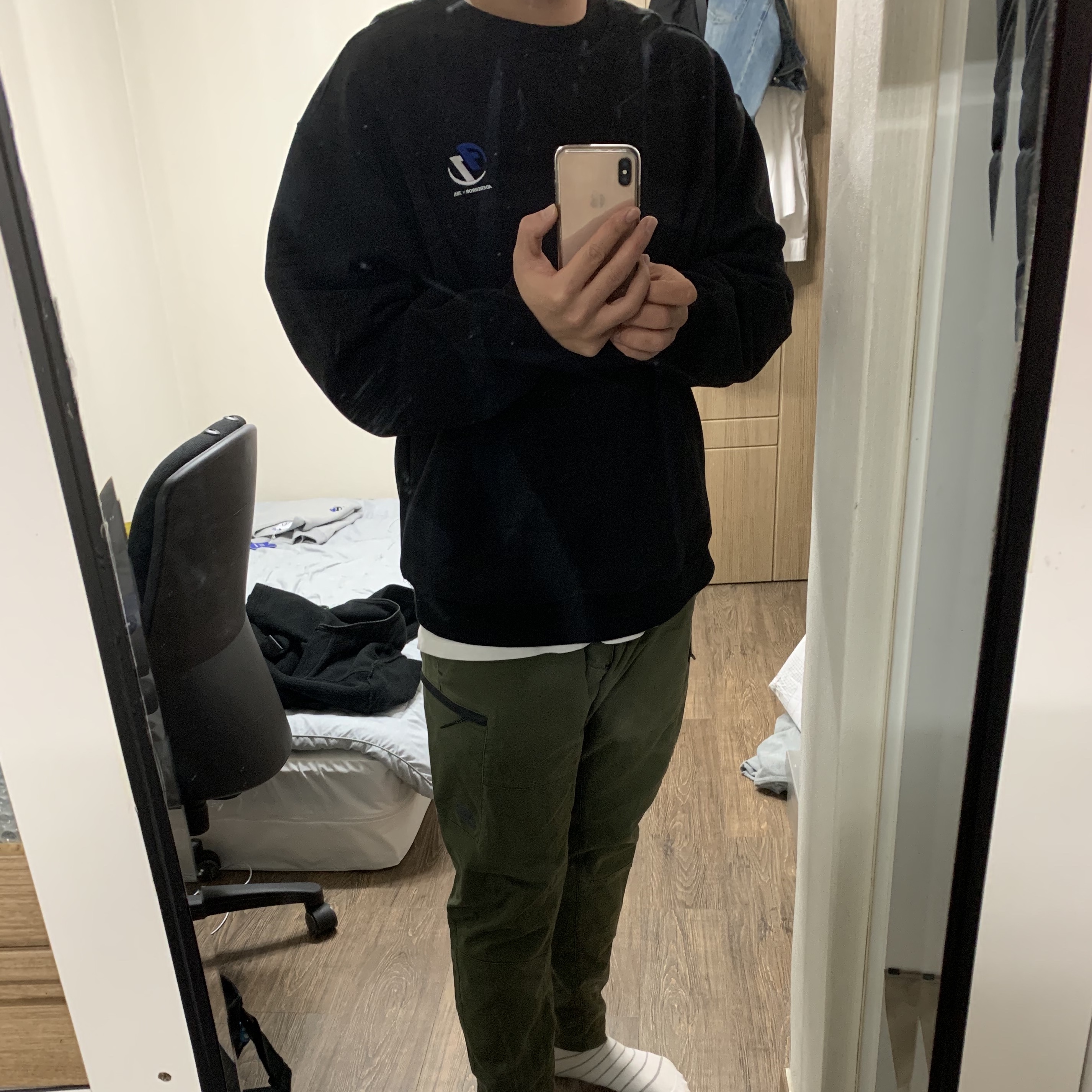 Zara x Ader Error Oversize Sweatshirt Black, Zara x Ader Error Oversize Sweatshirt Grey 착용 스타일 - 3