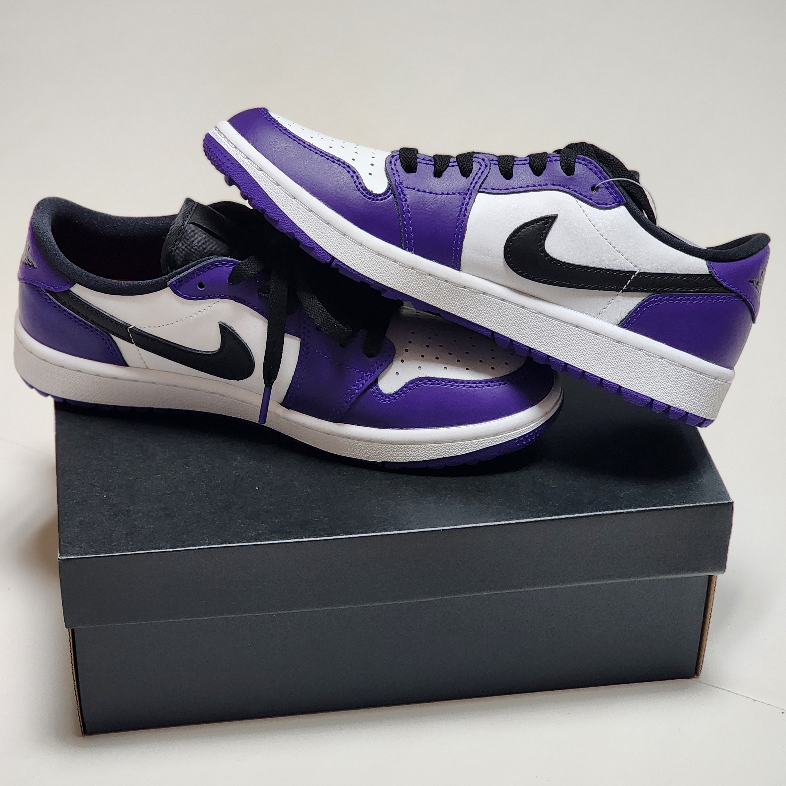 Jordan 1 Low Golf Court Purple 착용 스타일 - 1