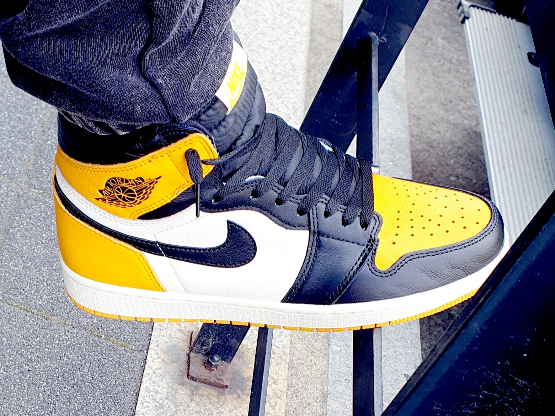 Jordan 1 Retro High OG Taxi 착용 스타일 - 1