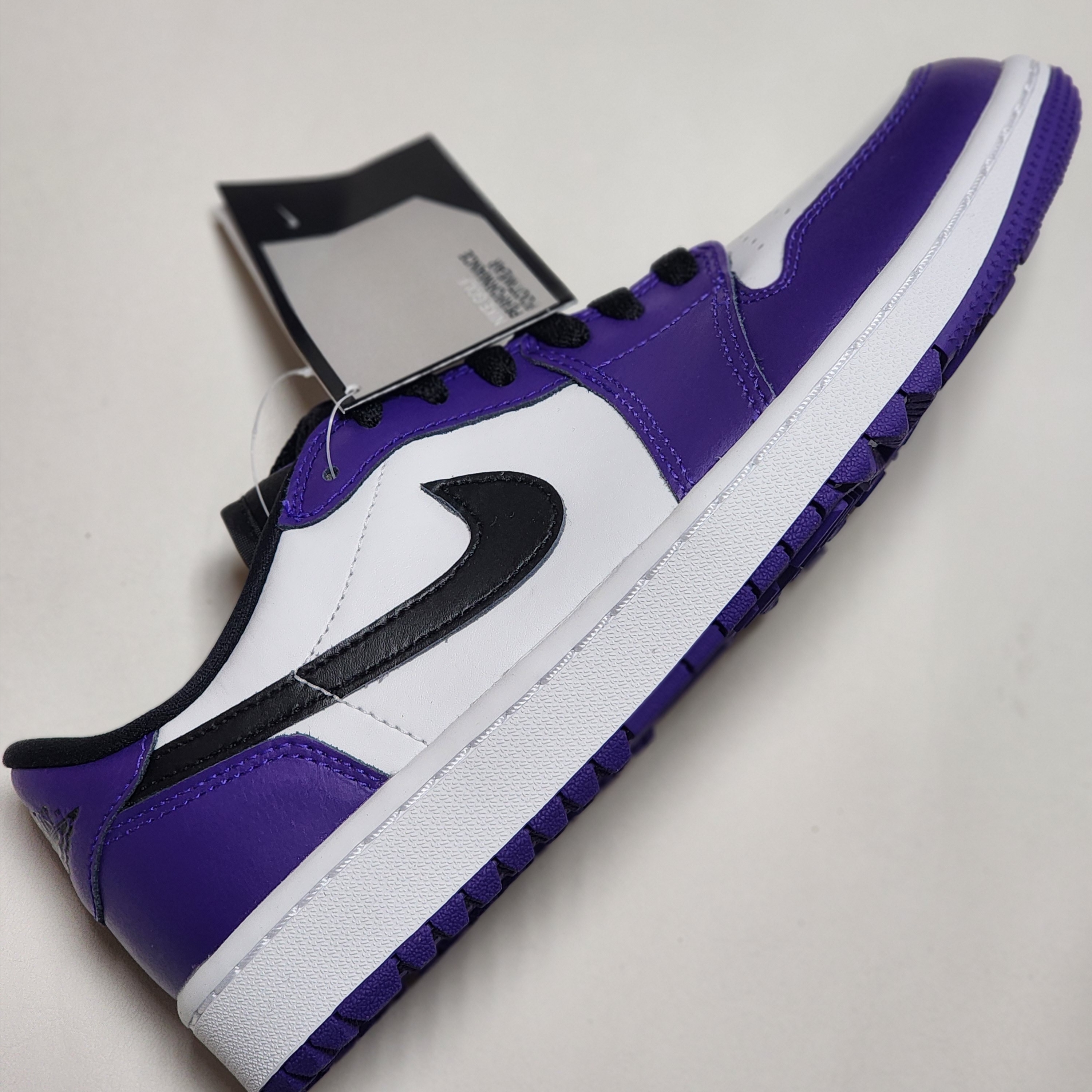 Jordan 1 Low Golf Court Purple 착용 스타일 - 4
