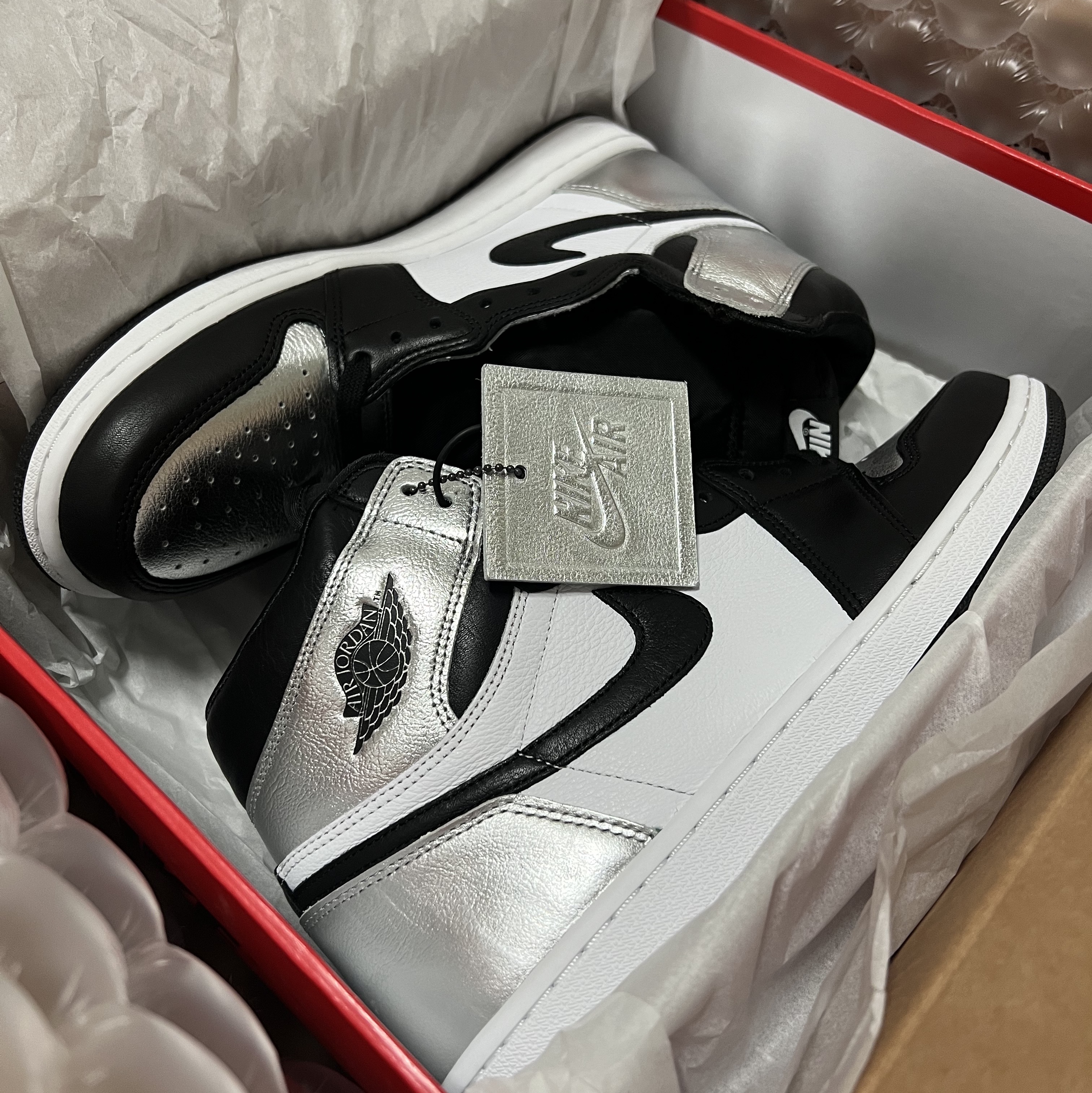 (W) Jordan 1 Retro High OG Silver Toe 착용 스타일 - 1