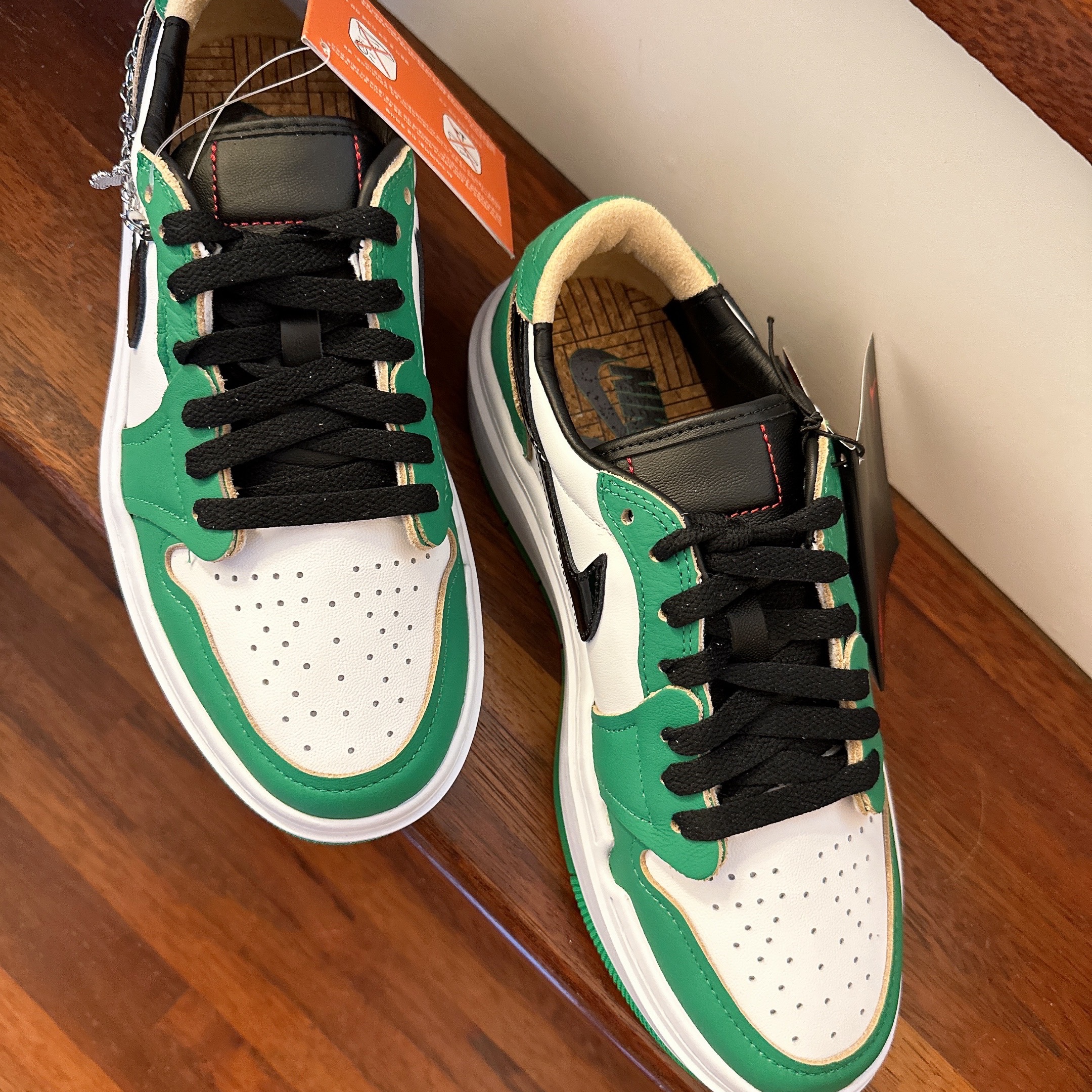 (W) Jordan 1 Elevate Low SE Lucky Green 착용 스타일 - 2
