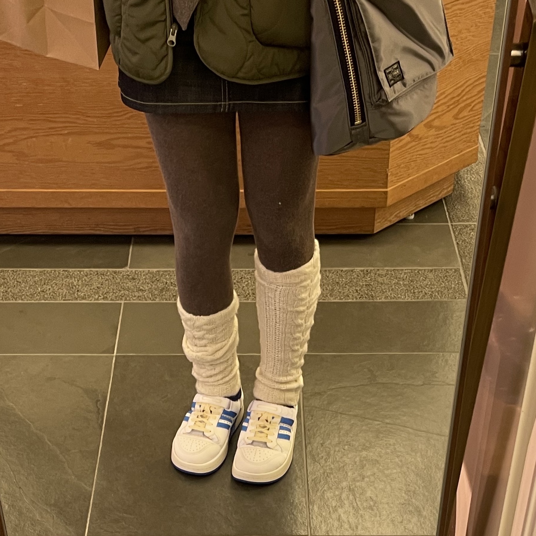 Adidas Puffylette Forum 84 Cloud White 착용 스타일