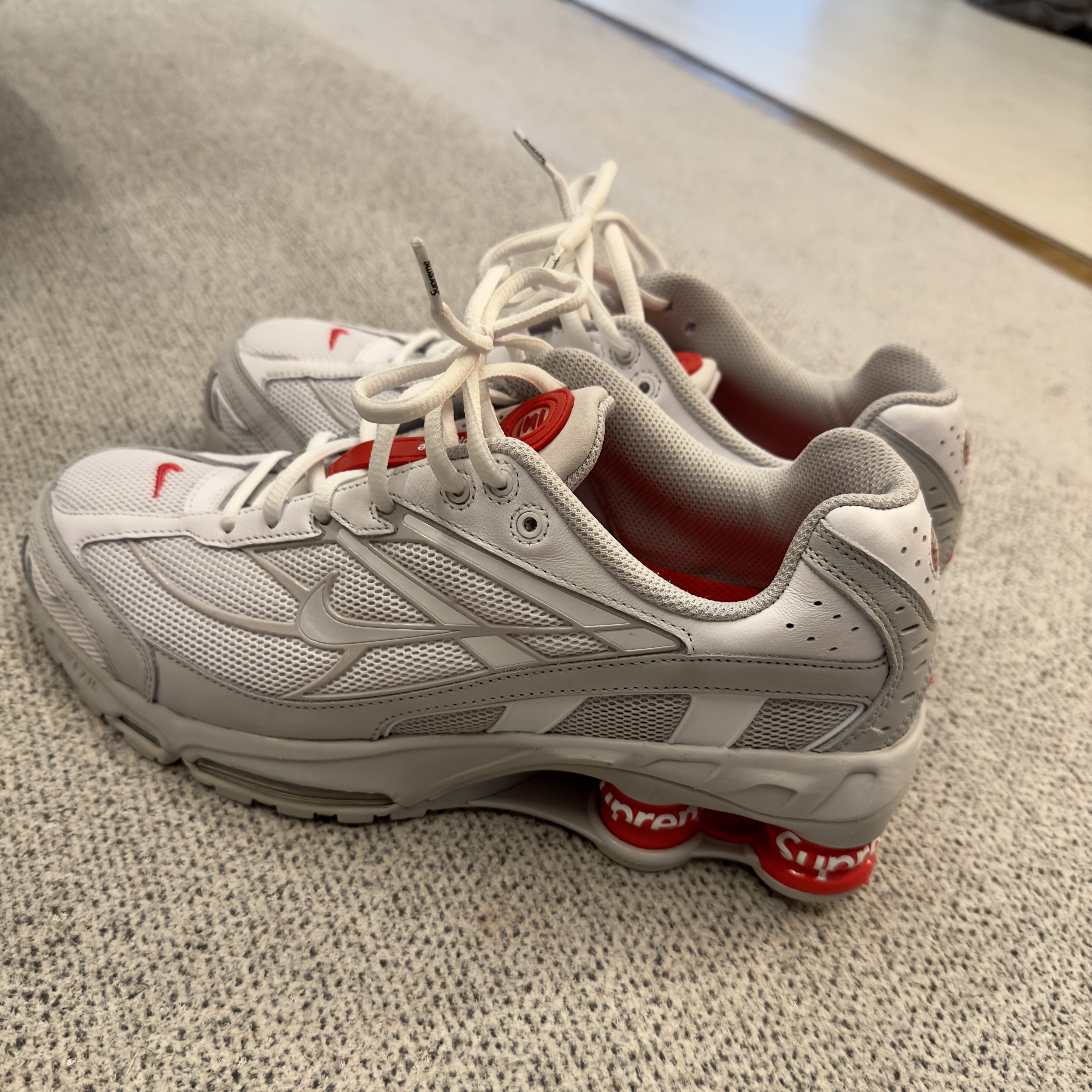 Nike x Supreme Shox Ride 2 SP White 착용 스타일