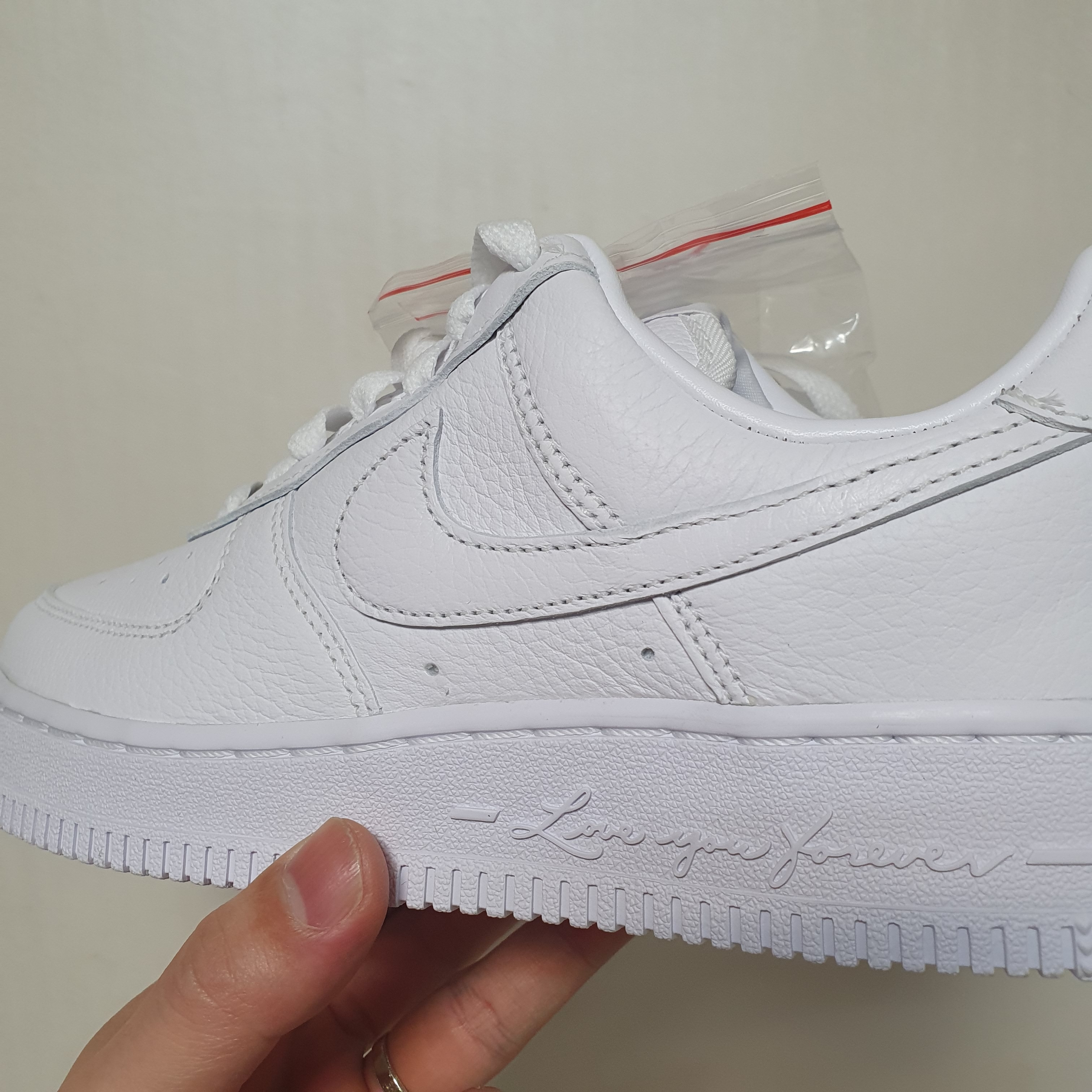 Nike x Drake Nocta Air Force 1 Low SP Certified Lover Boy White 착용 스타일 - 3
