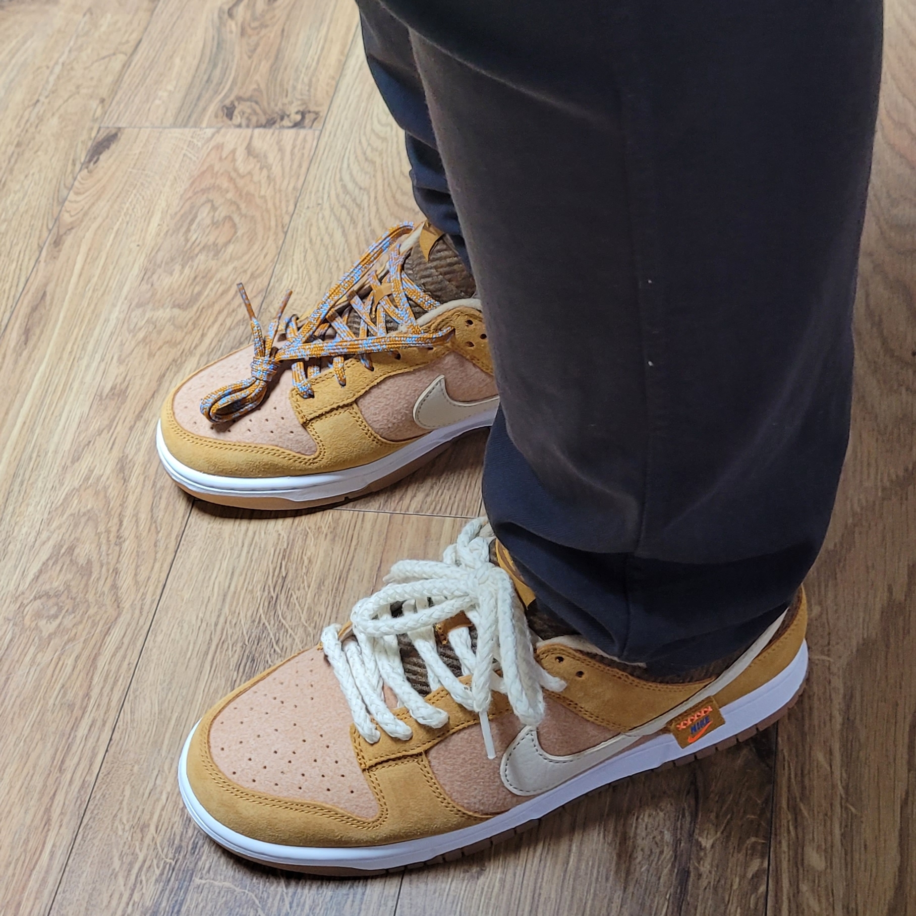 Nike Dunk Low SE Praline Desert Ochre 착용 스타일 - 3