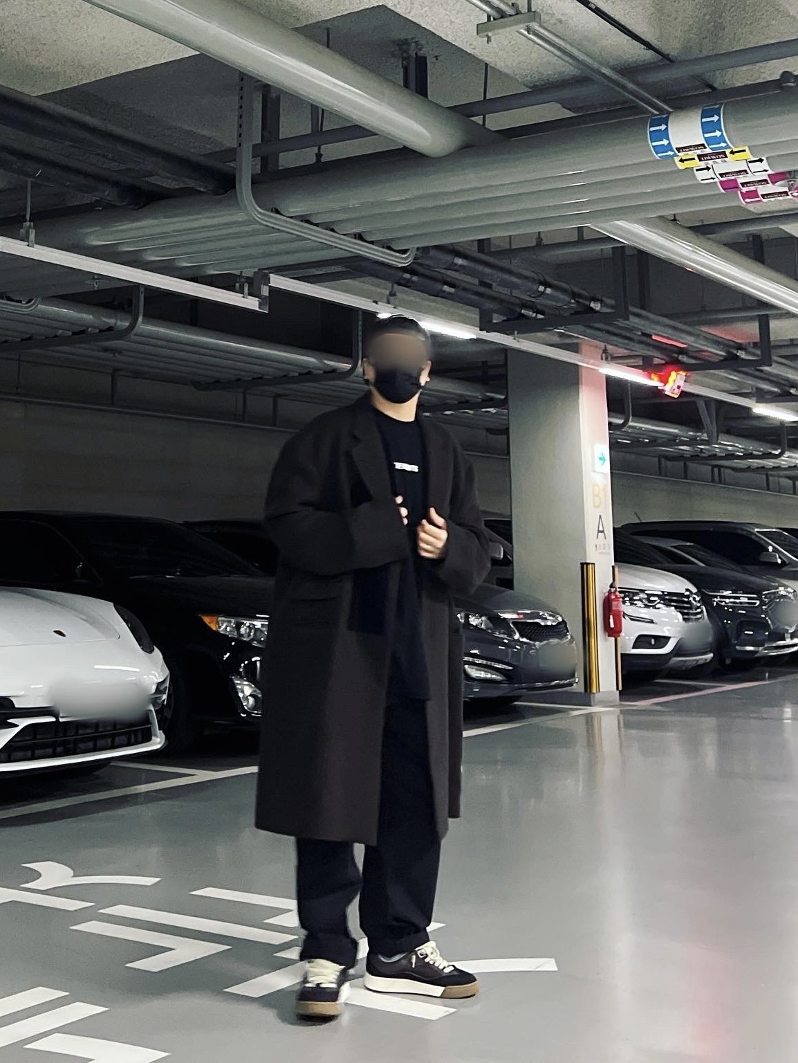 Dior x Cactus Jack B713 Sneakers Mocha Black 착용 스타일 - 2