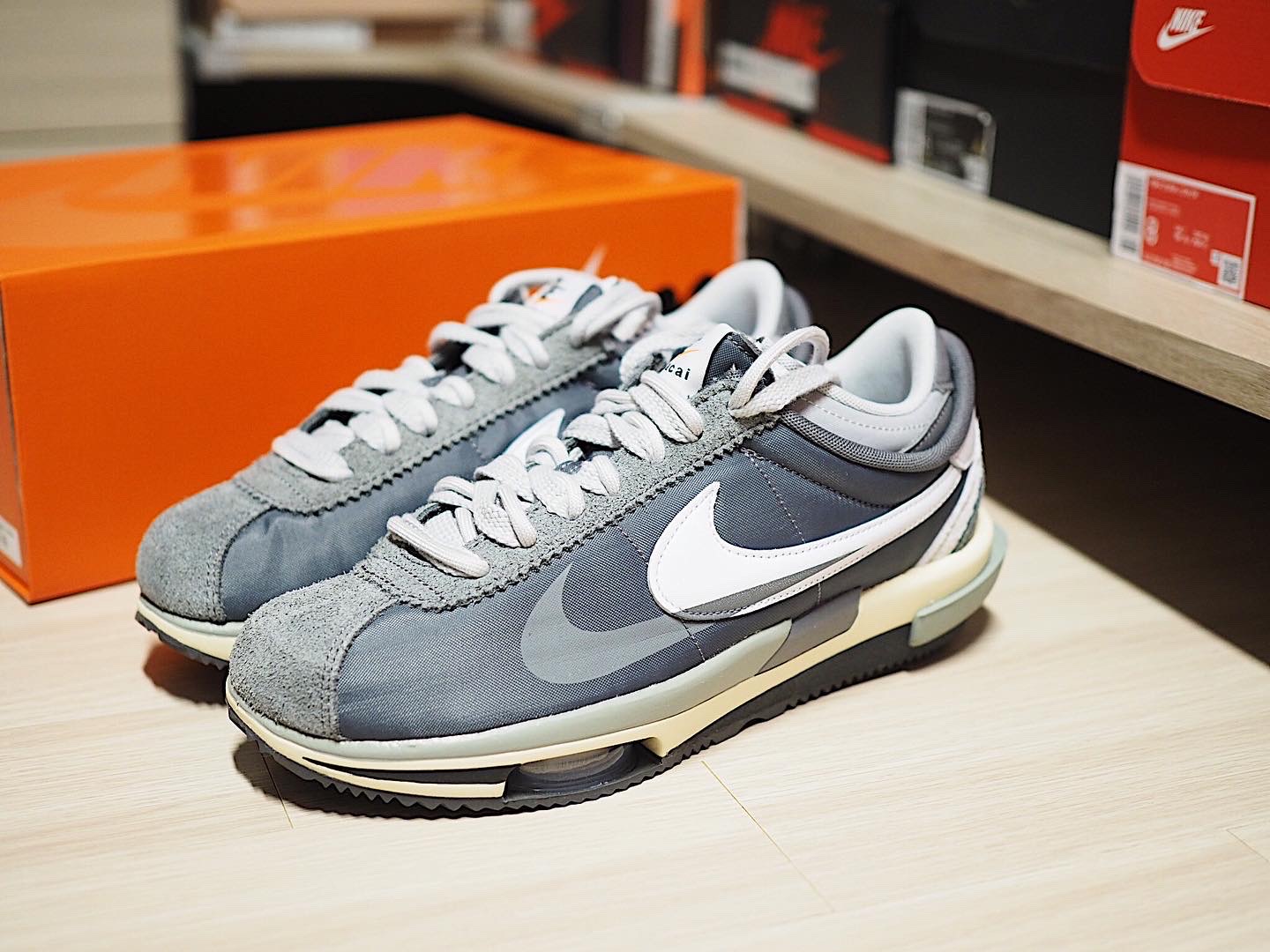 Nike x Sacai Zoom Cortez SP Iron Grey 착용 스타일 - 2