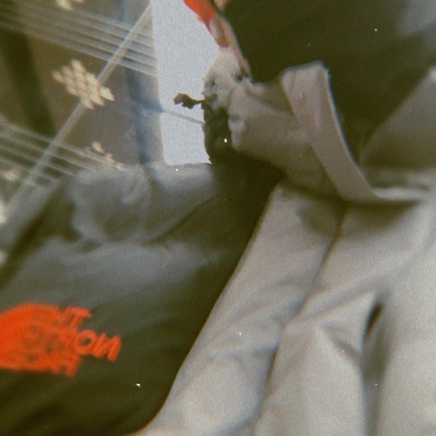 Supreme x The North Face 800-Fill Half Zip Hooded Pullover Grey - 22FW 착용 스타일 - 2