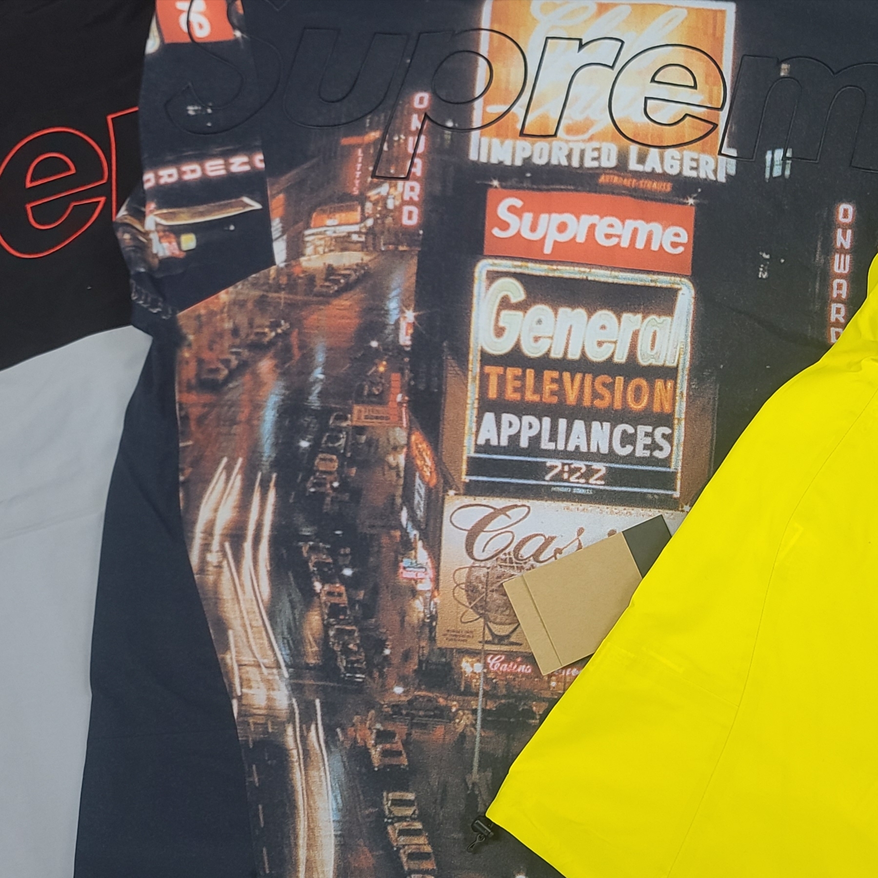 Supreme x The North Face Taped Seam Shell Jacket Times Square - 22FW, Supreme x The North Face Taped Seam Shell Jacket Grey - 22FW 착용 스타일