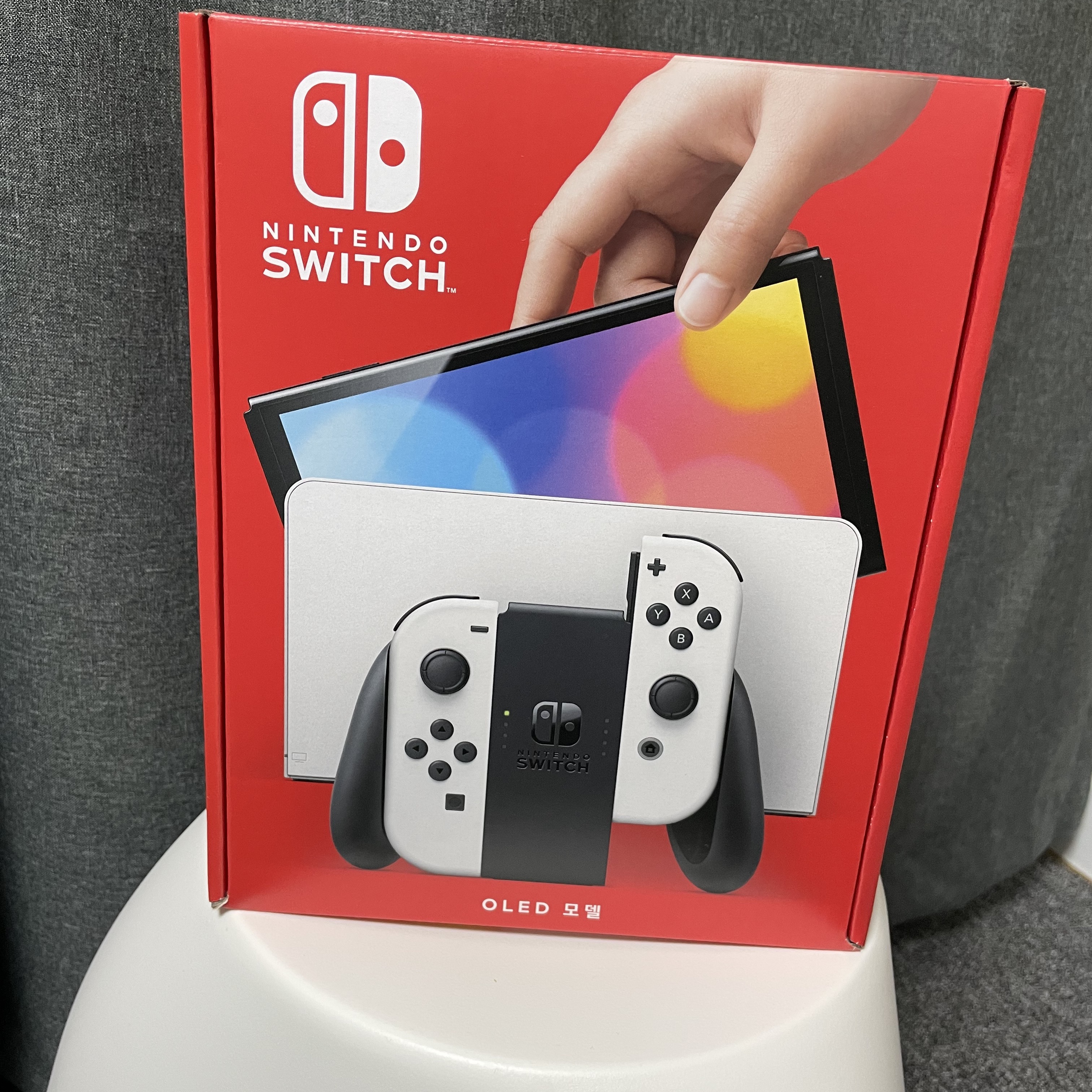 Nintendo Switch OLED White (Korean Ver.) 착용 스타일 - 2