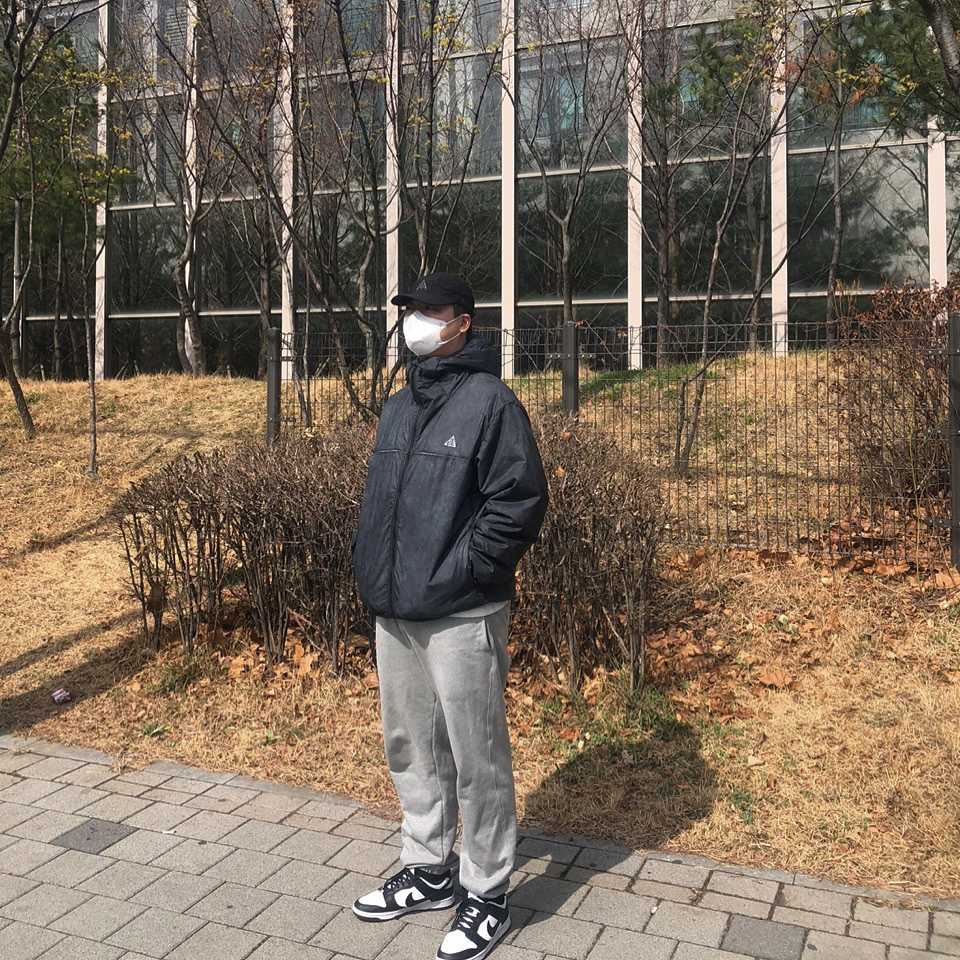 Nike Dunk Low Retro Black, Nike ACG Therma-Fit Fleece Pants Airora Grey Heather - Asia 착용 스타일