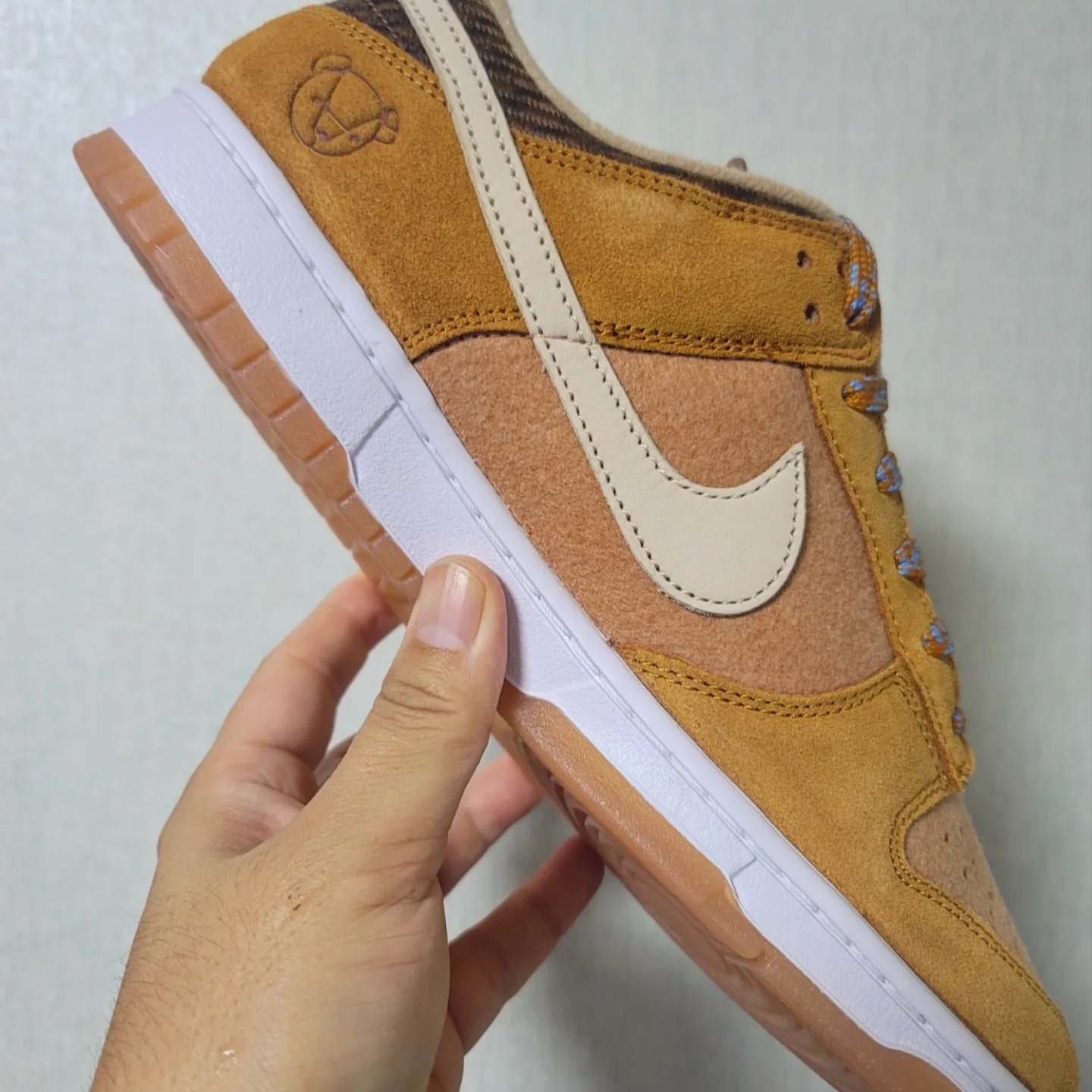Nike Dunk Low SE Praline Desert Ochre 착용 스타일