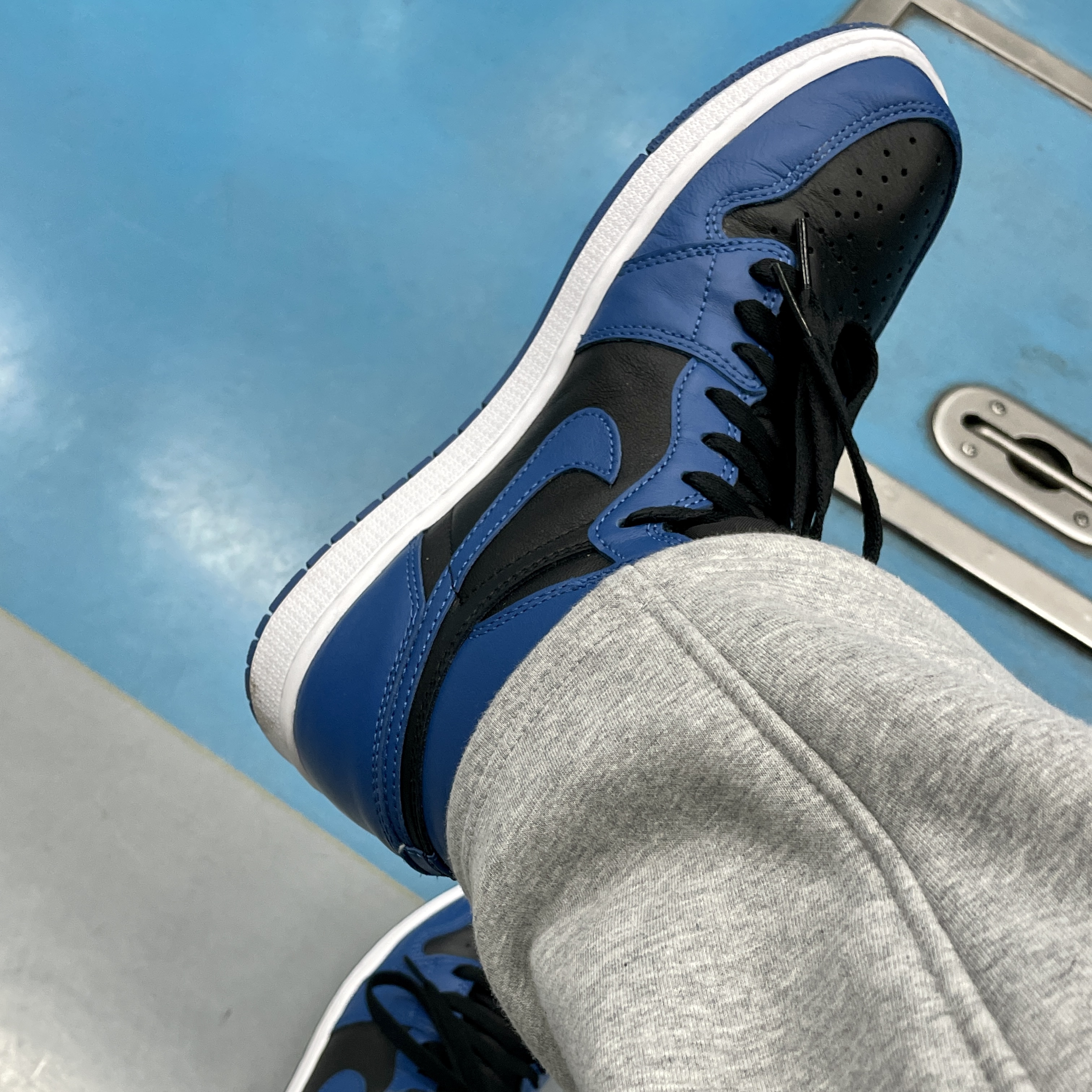 Jordan 1 Retro High OG Dark Marina Blue 착용 스타일