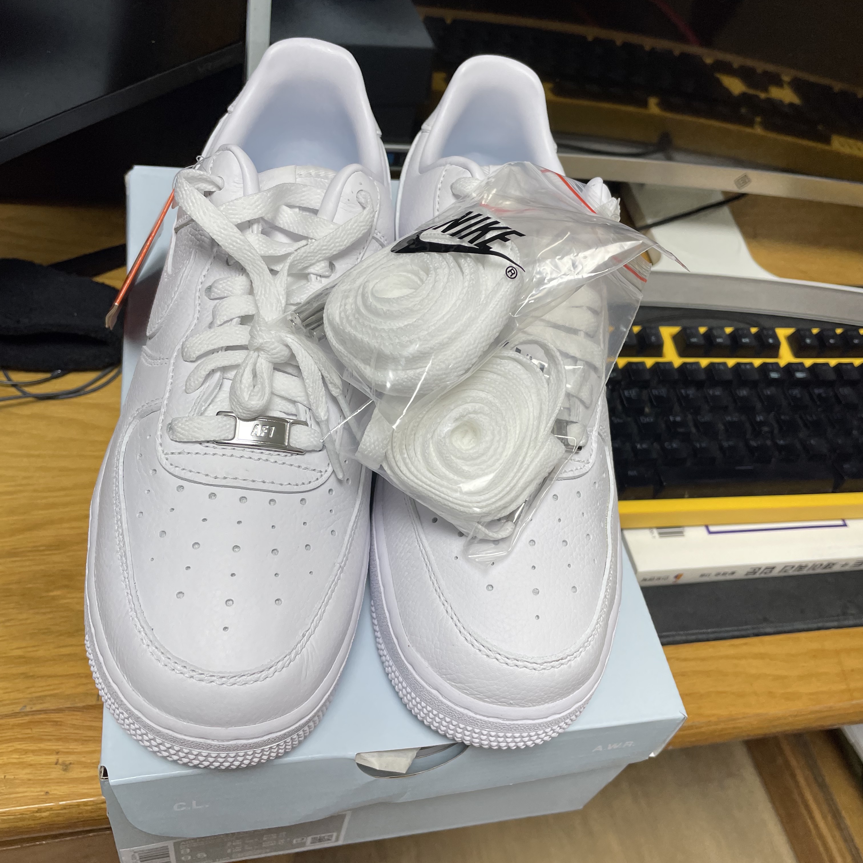 Nike x Drake Nocta Air Force 1 Low SP Certified Lover Boy White 착용 스타일