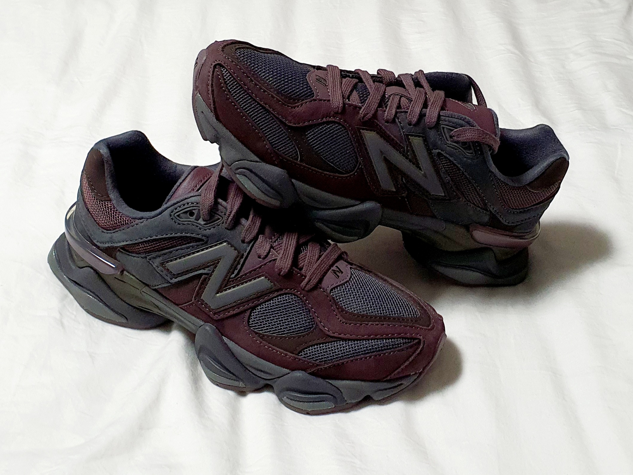 New Balance 9060 Truffle Rich Earth 착용 스타일 - 2