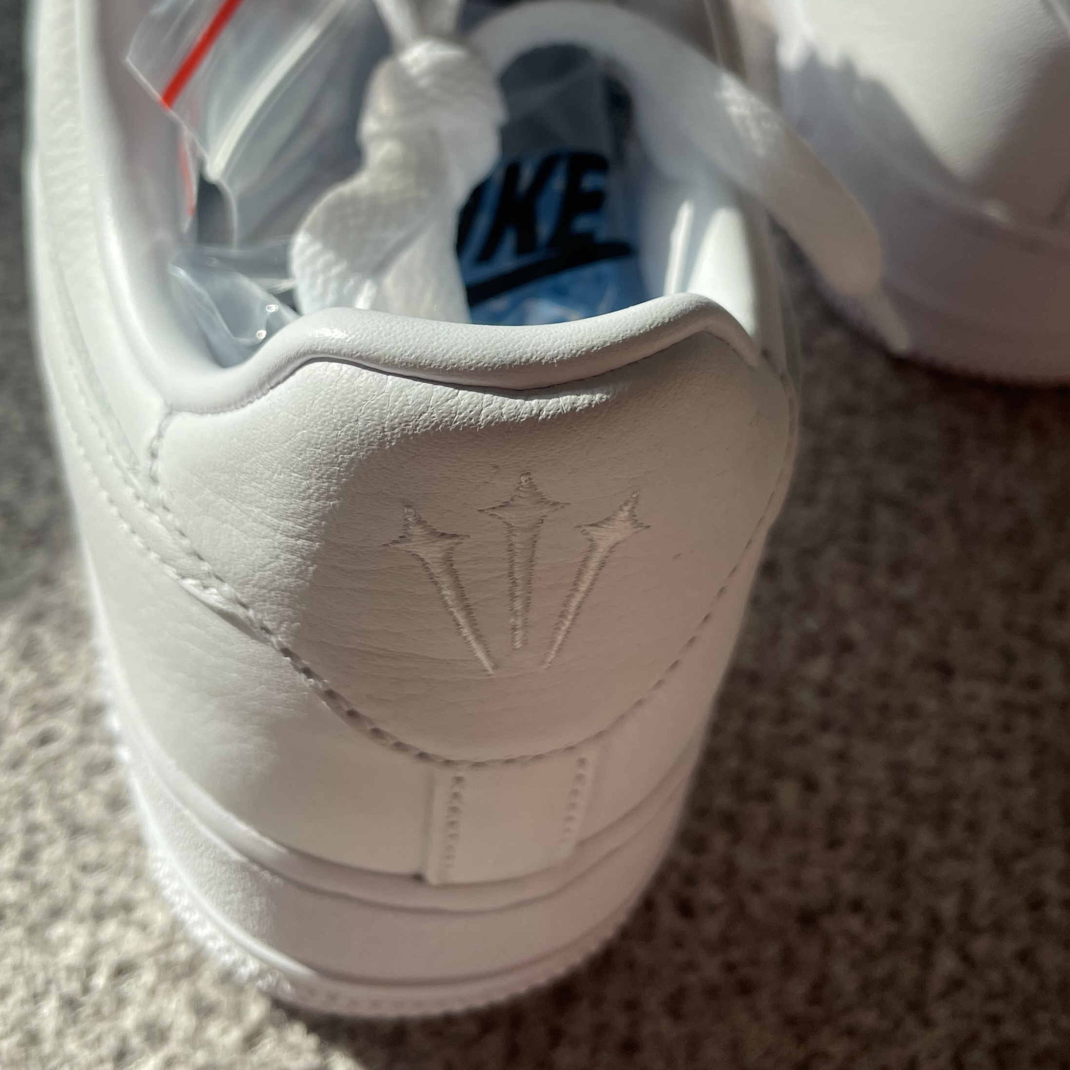 Nike x Drake Nocta Air Force 1 Low SP Certified Lover Boy White 착용 스타일 - 3