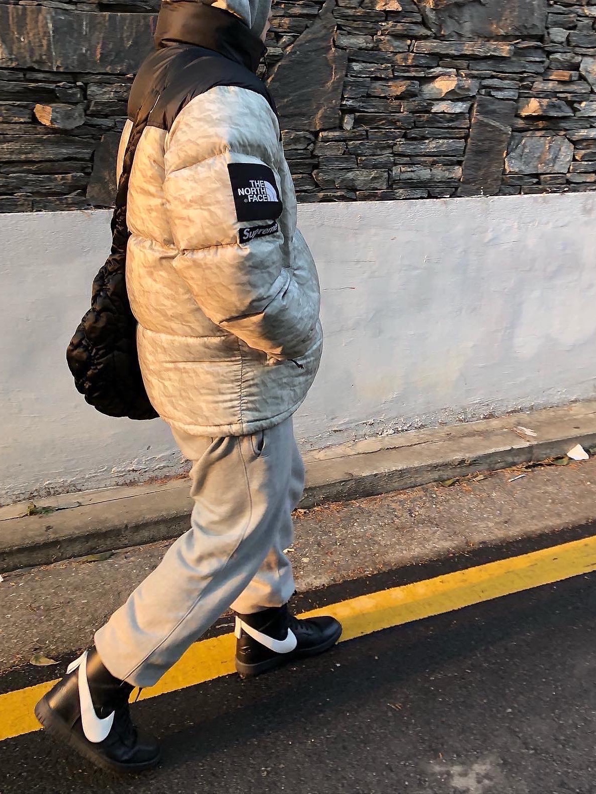 The North Face 1996 Eco Nuptse Jacket Black, The North Face 1996 Eco Nuptse Jacket White 착용 스타일 - 3