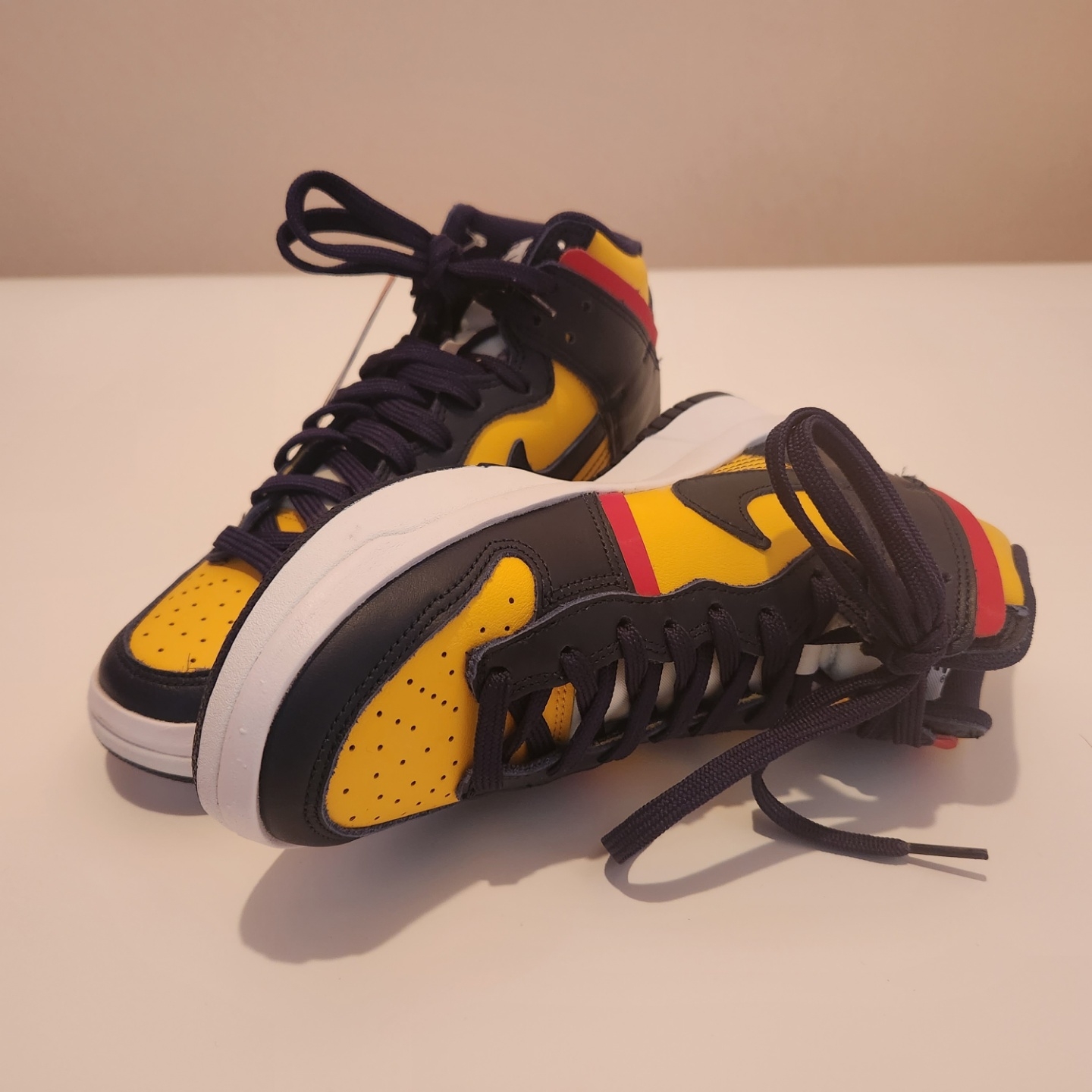 (W) Nike Dunk High Up Varsity Maize 착용 스타일 - 2