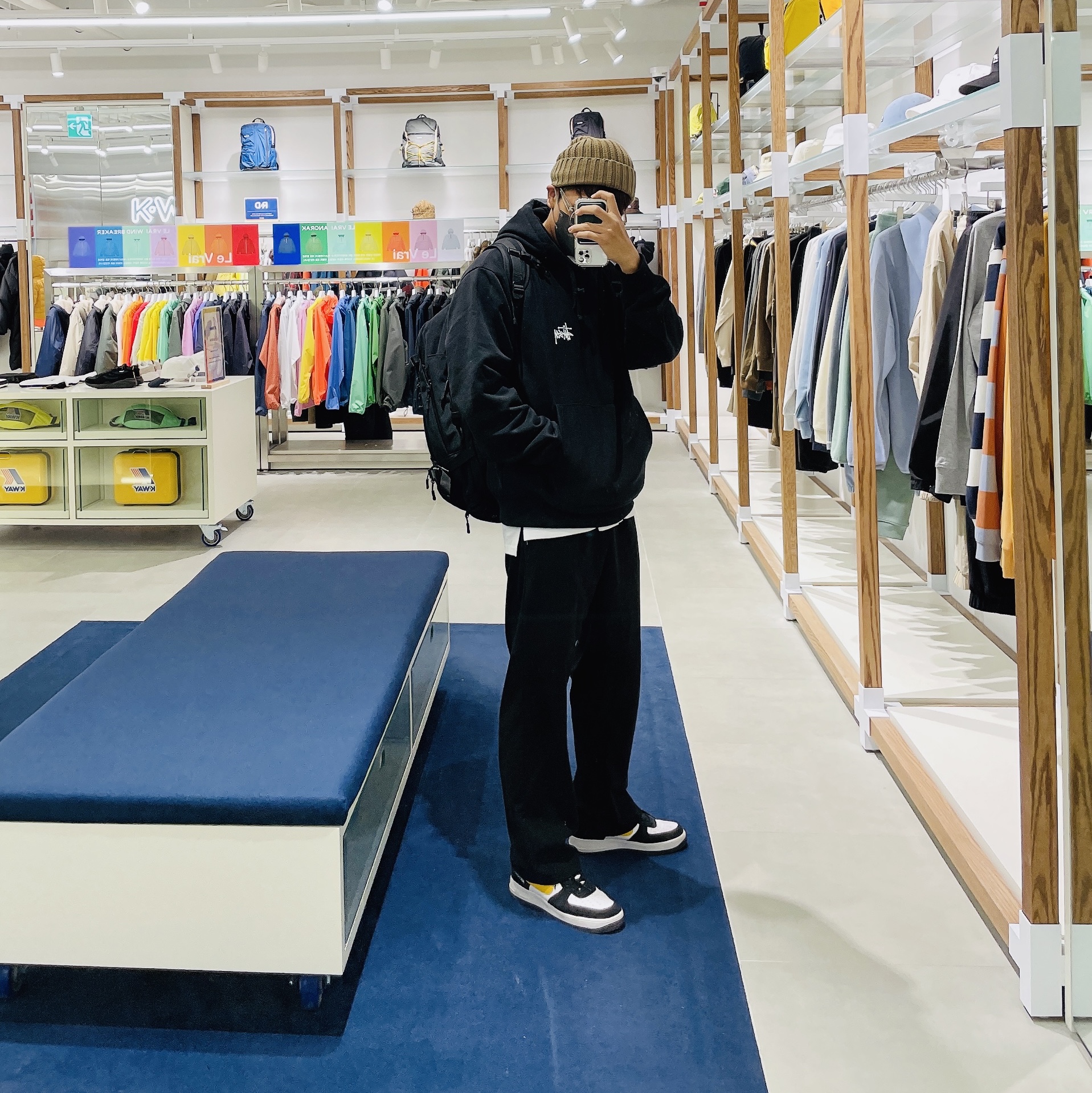 Nike Air Force 1 '07 LV8 Athletic Club Black Dark Sulfur, Stussy Basic Stussy Hoodie Black 2022 착용 스타일