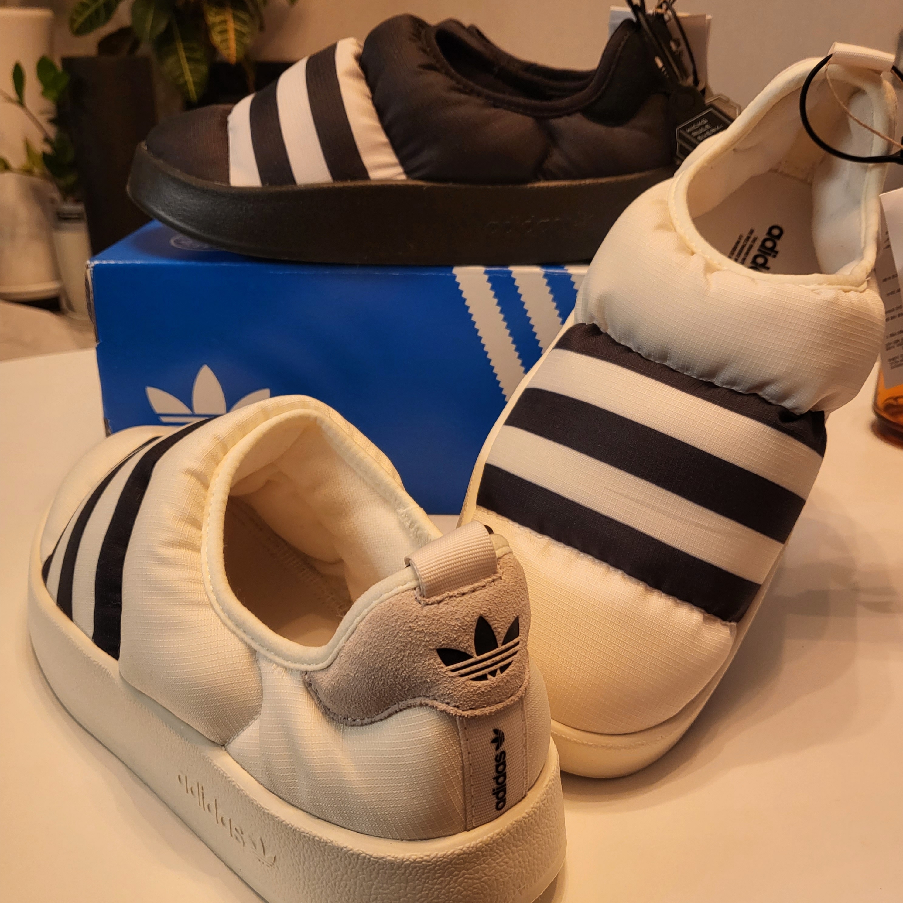 Adidas Puffylette Off White 착용 스타일 - 1