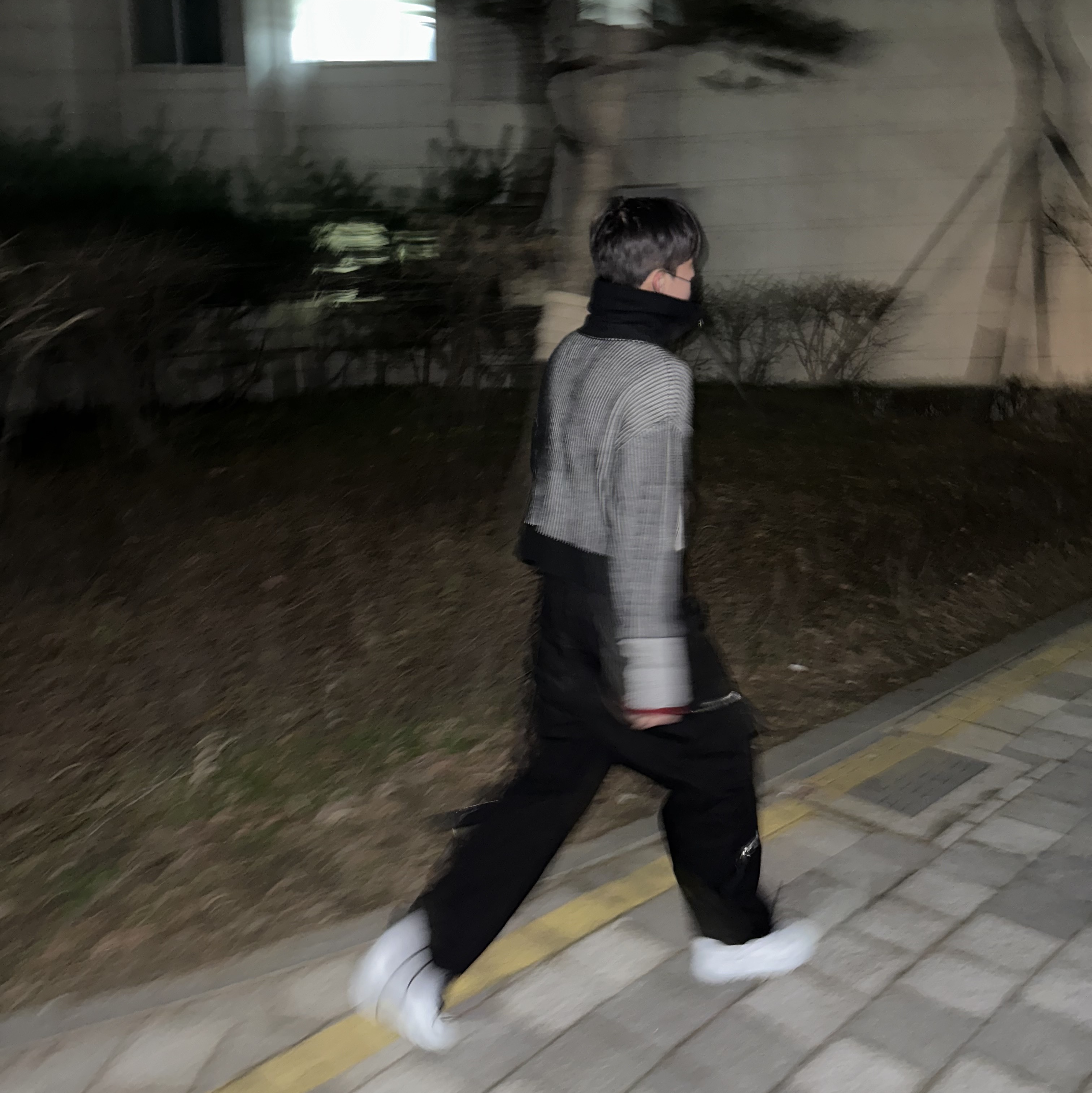 Reebok x Maison Margiela Classic Leather Tabi Shoes Bianchetto 착용 스타일 - 2
