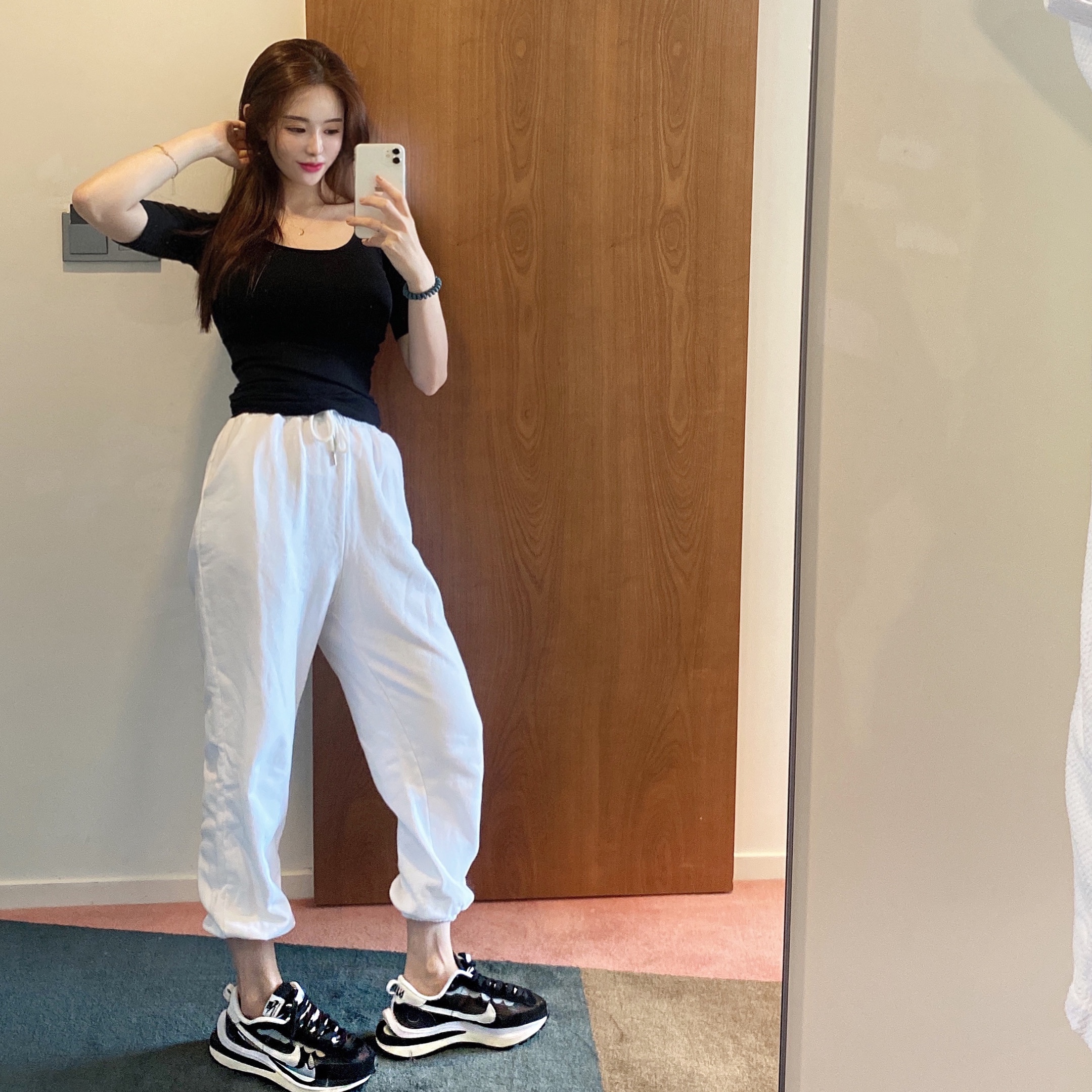 Nike x Sacai VaporWaffle Black White 착용 스타일