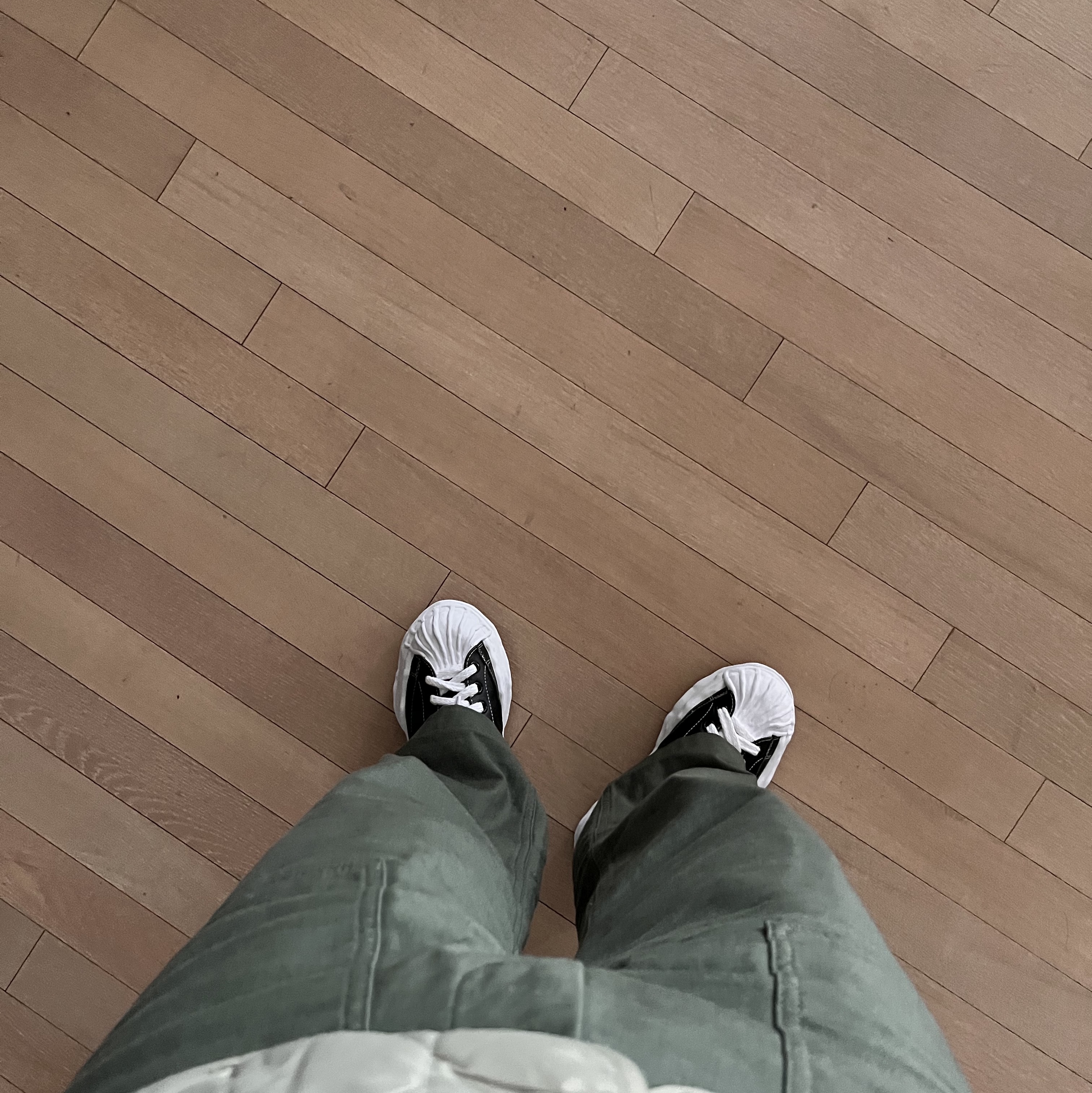 Maison Mihara Yasuhiro Blakey OG Sole Leather Low-top Sneakers Black 착용 스타일