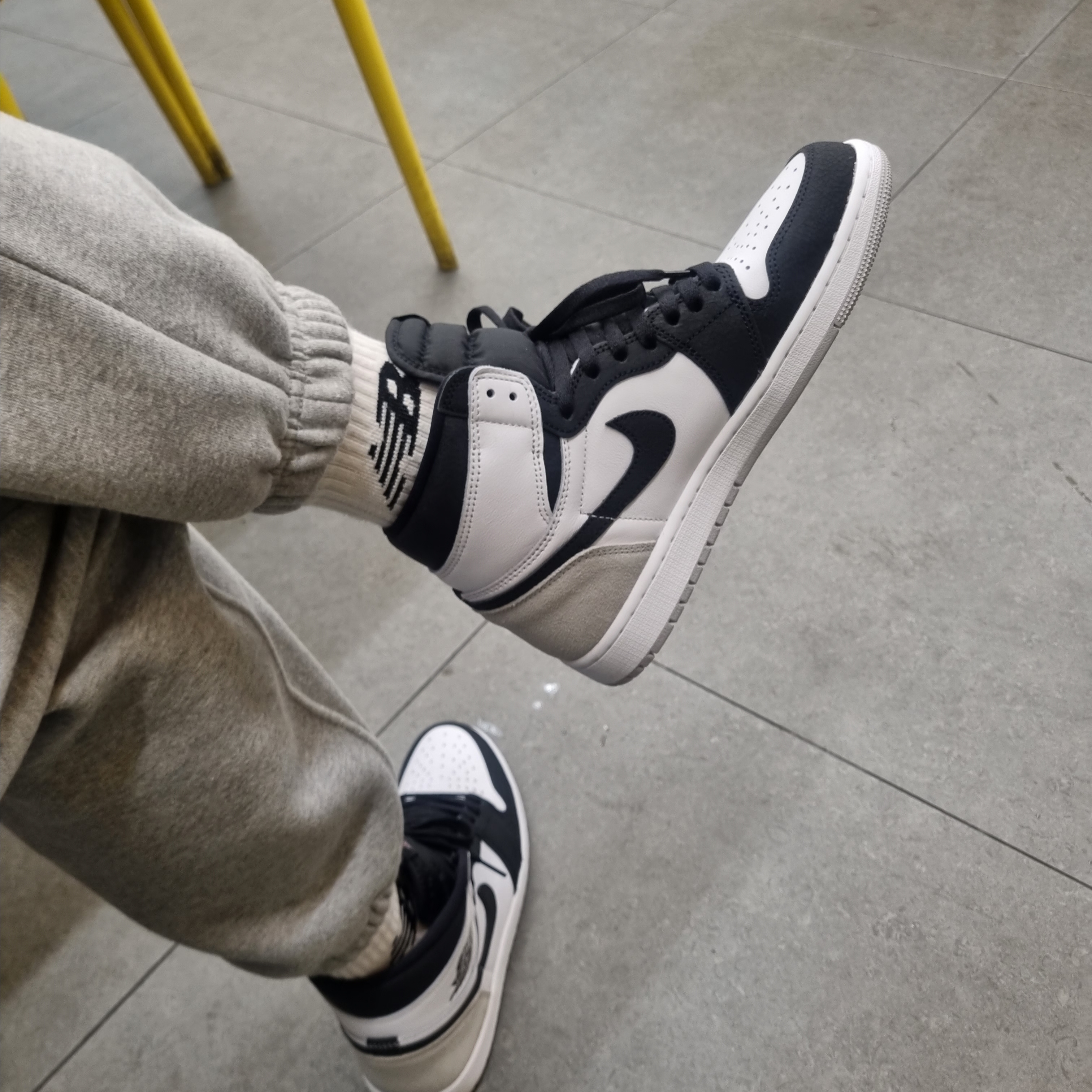Jordan 1 Retro High OG Bleached Coral 착용 스타일